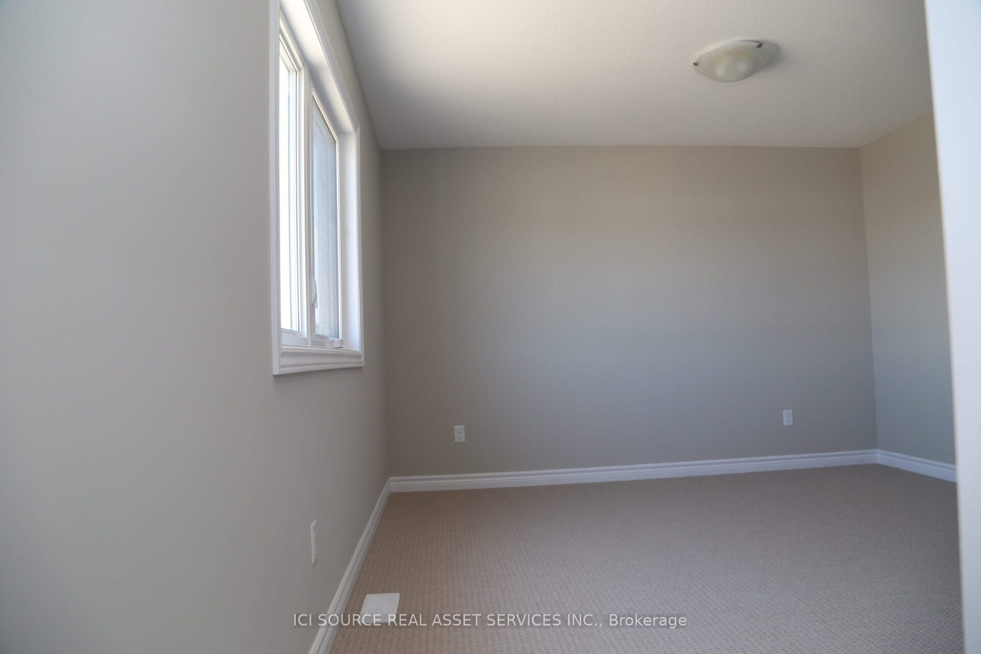 193 Kimpton Drive Property Photo 14