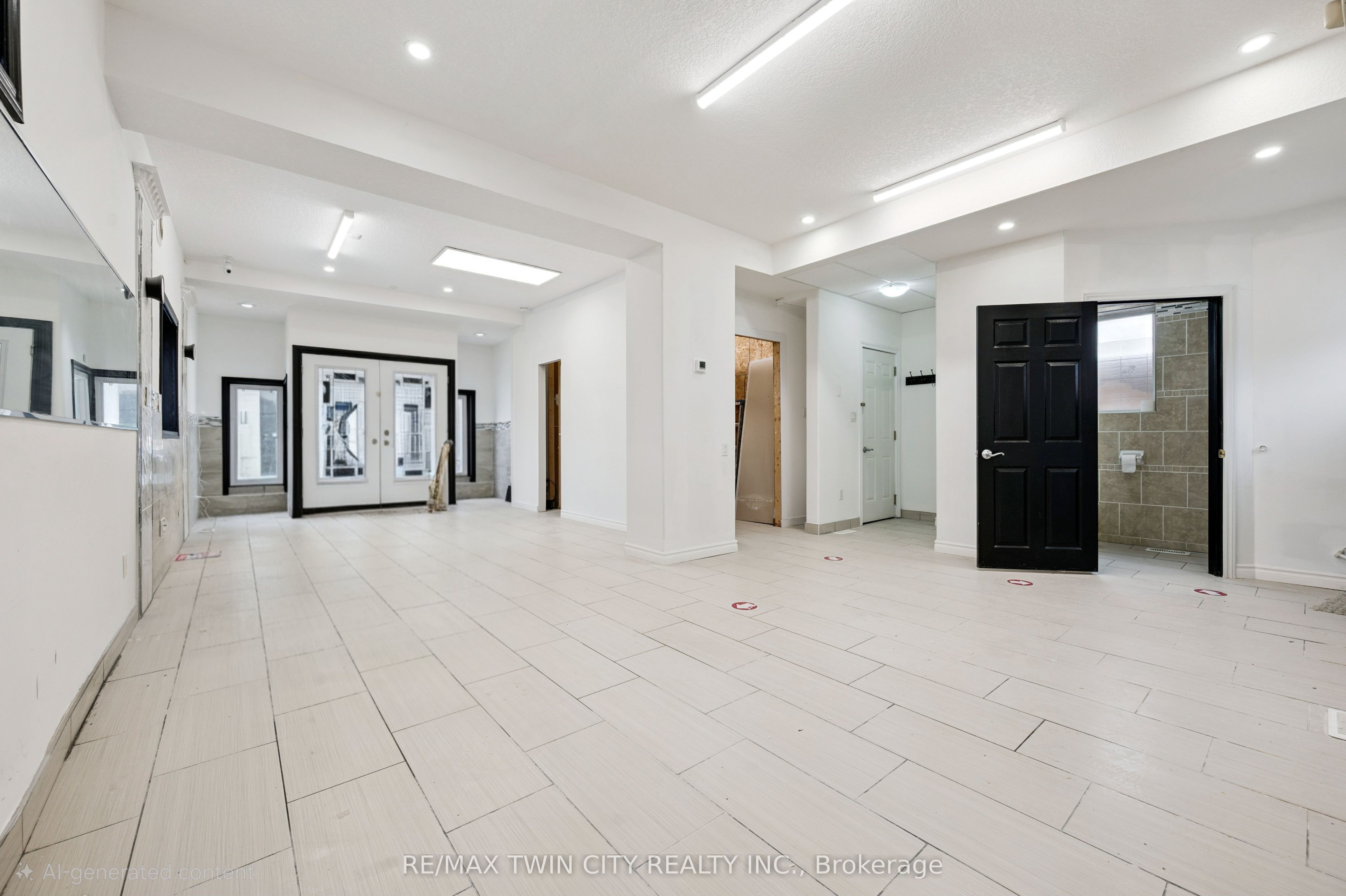 496 King Street E Property Photo 6