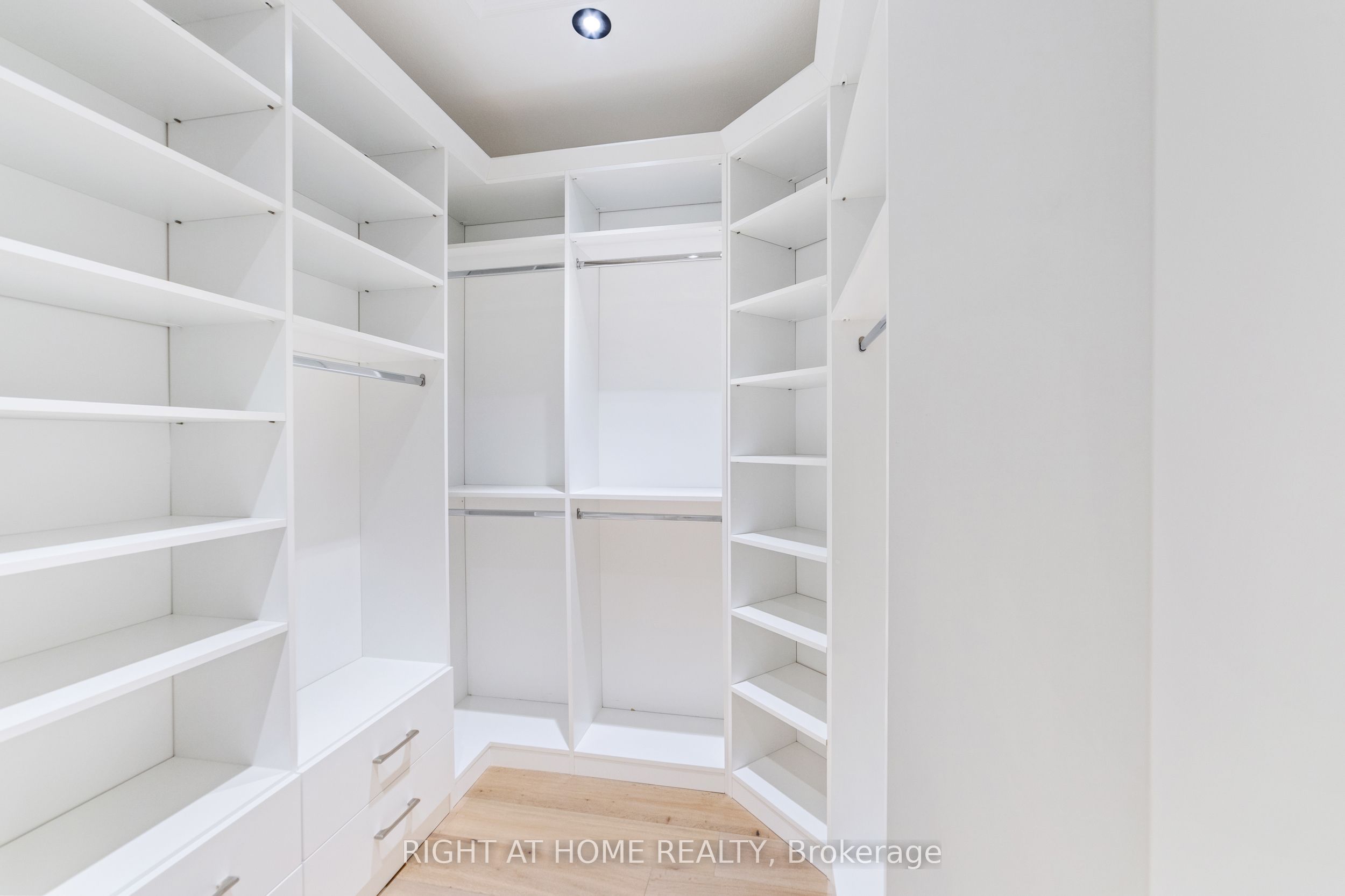 515 Hamilton Drive Property Photo 16