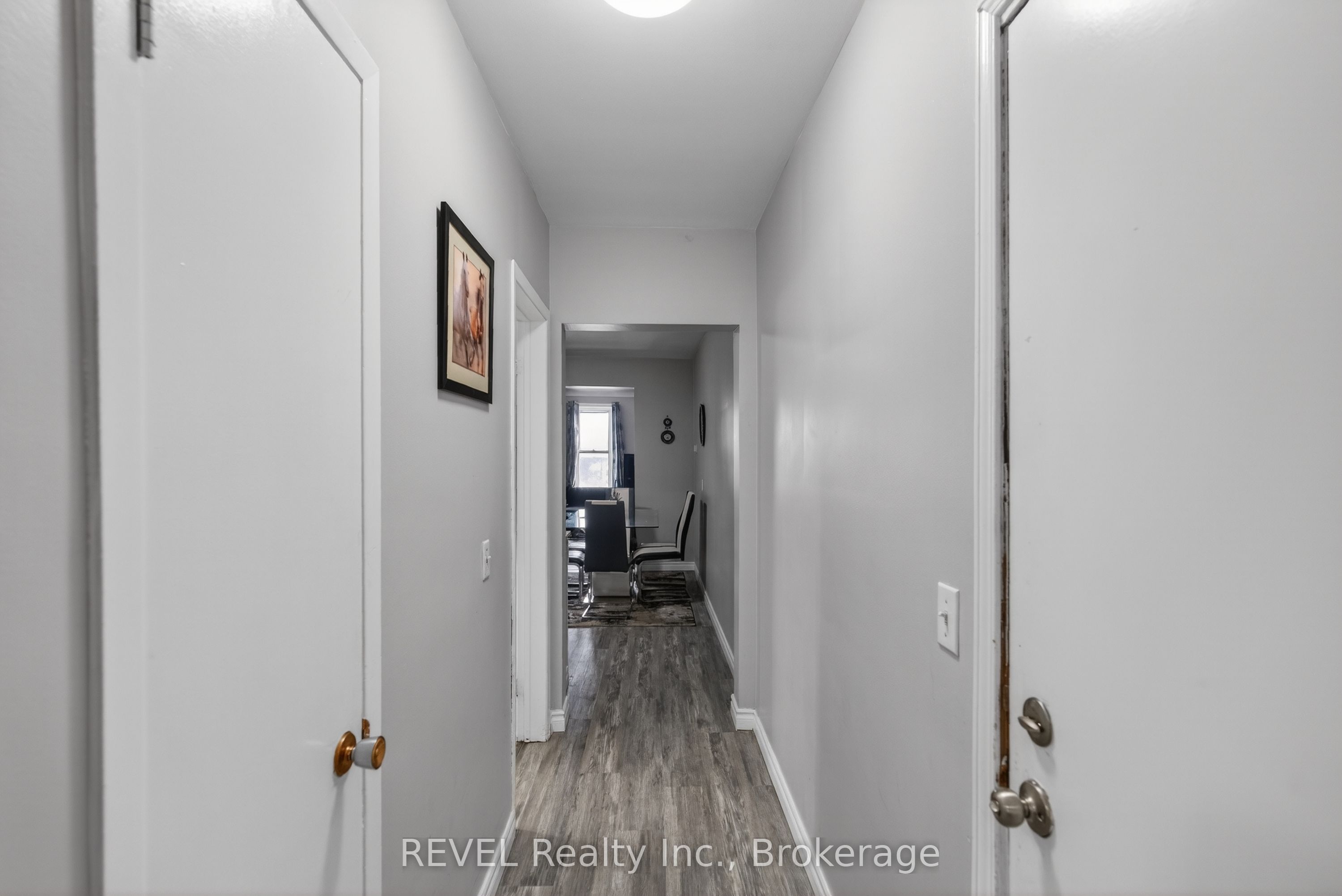 229 Main Street W Property Photo 25