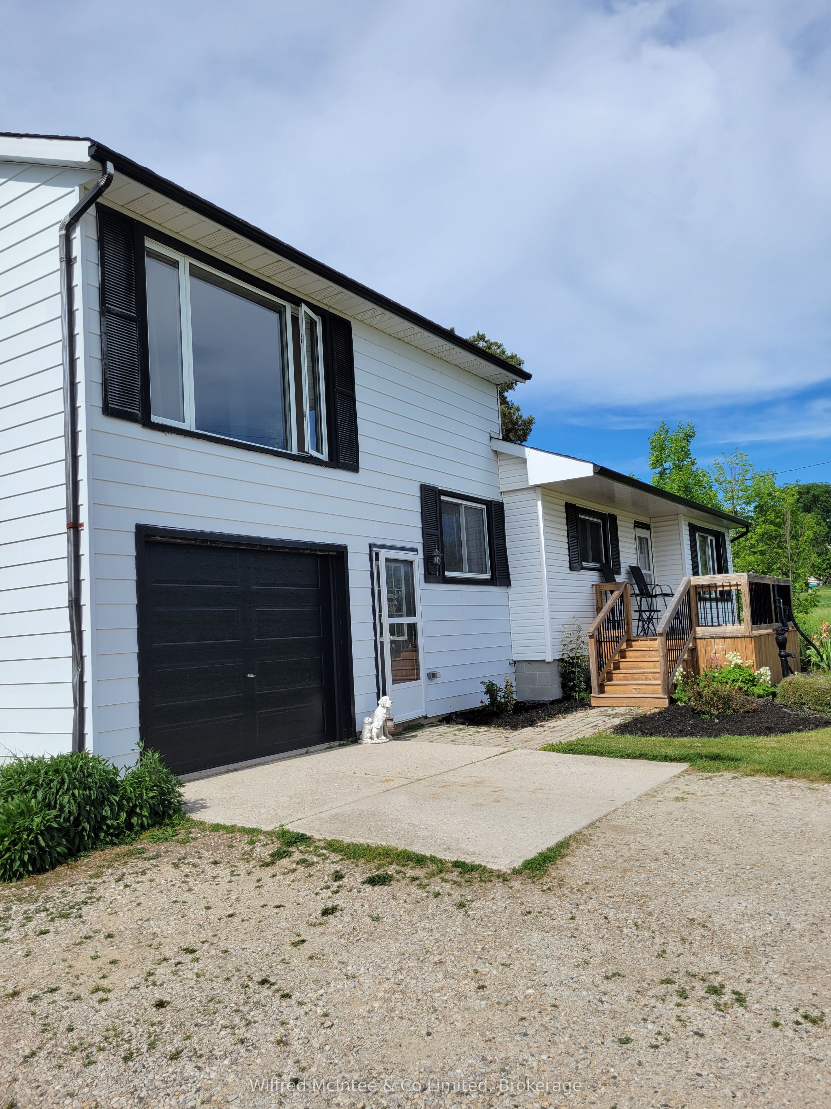 401395 Grey Rd 4 Property Photo 2