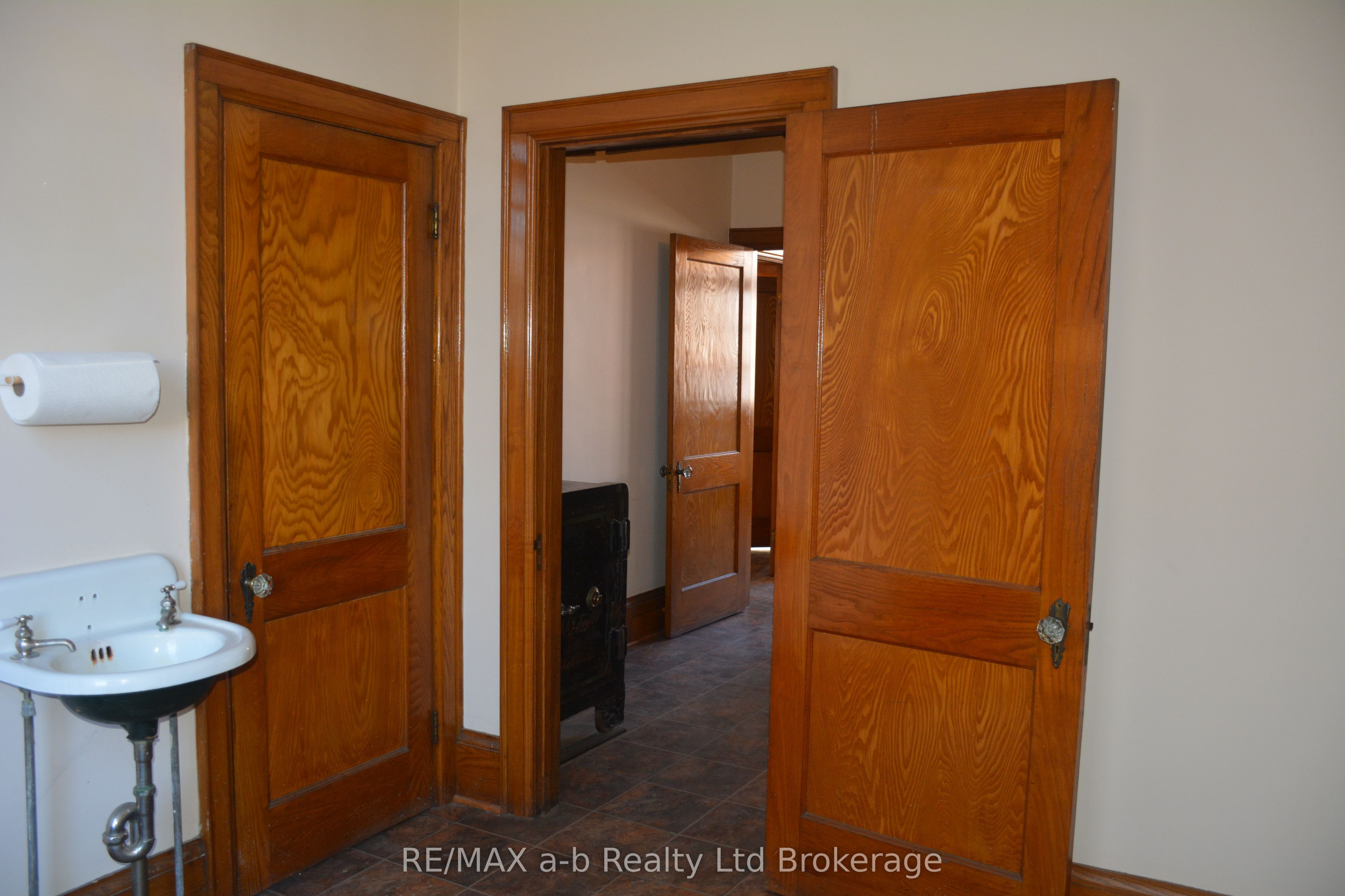 55 King Street W Property Photo 15
