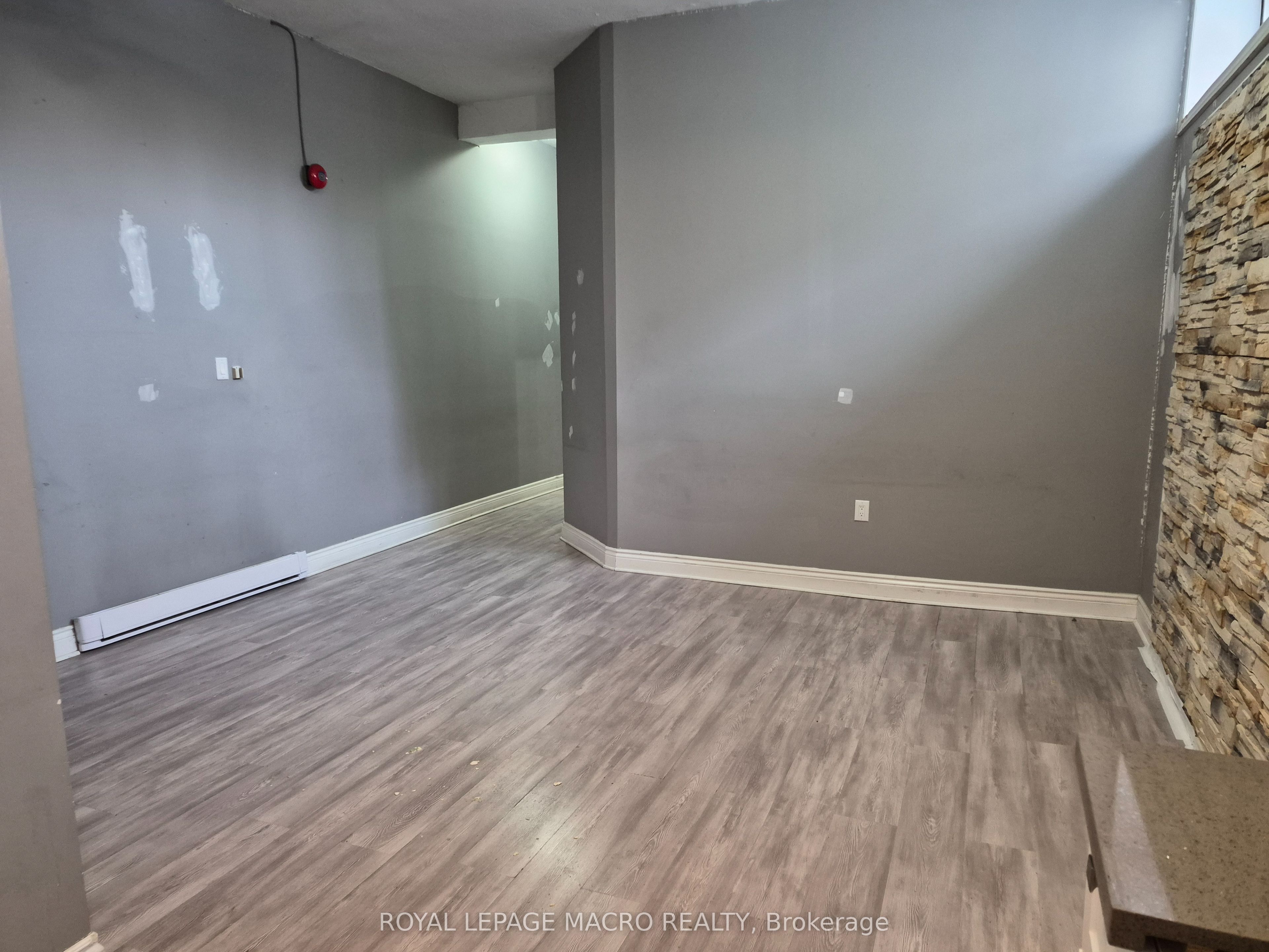 624 King Street E 101 Property Photo 2