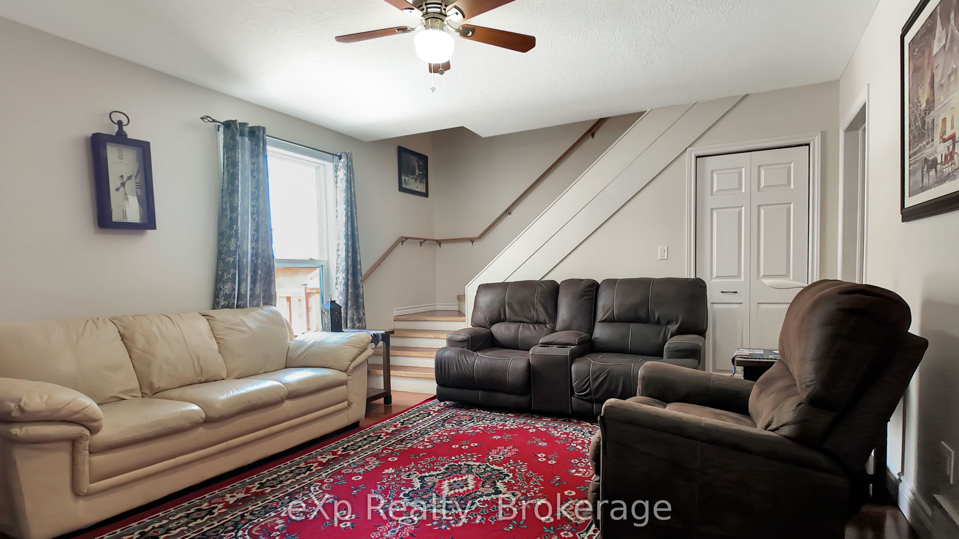 370 6th Avenue Property Photo 14