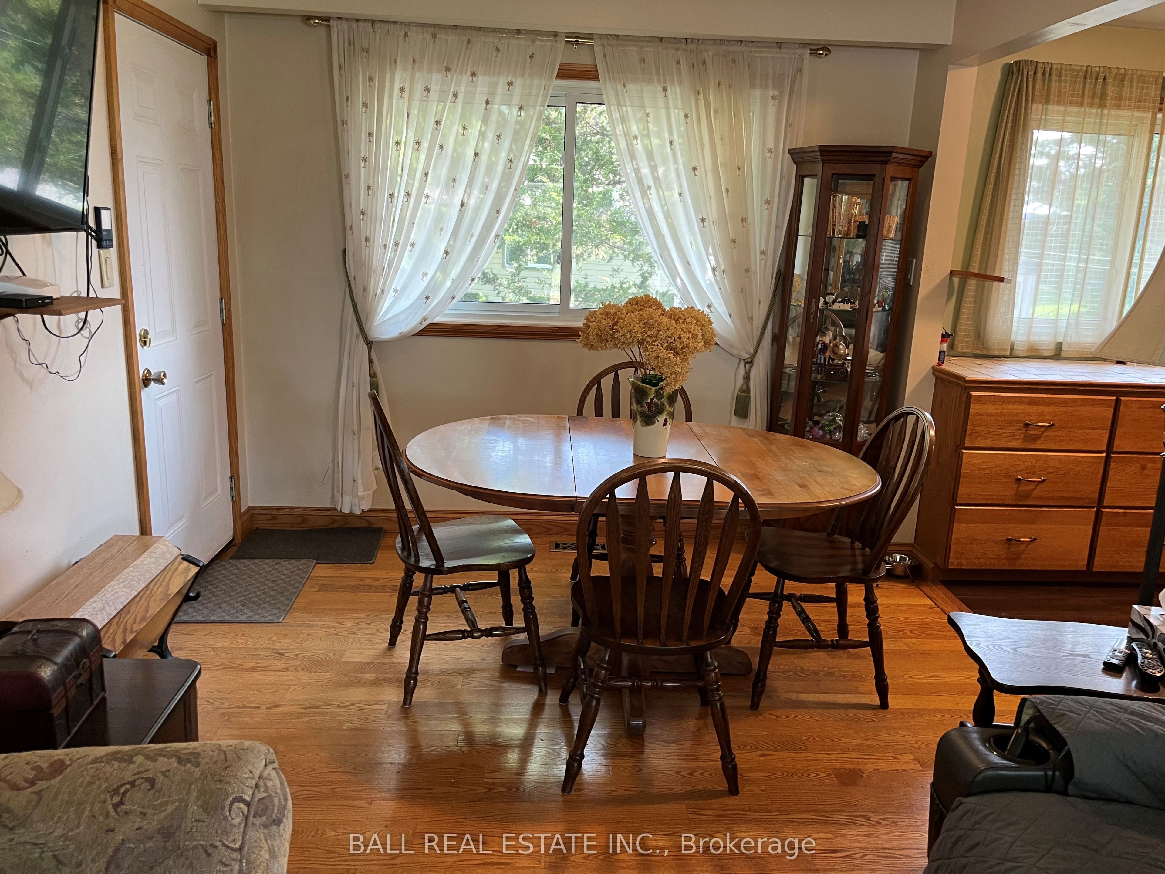 8 Church Lane Property Photo 6