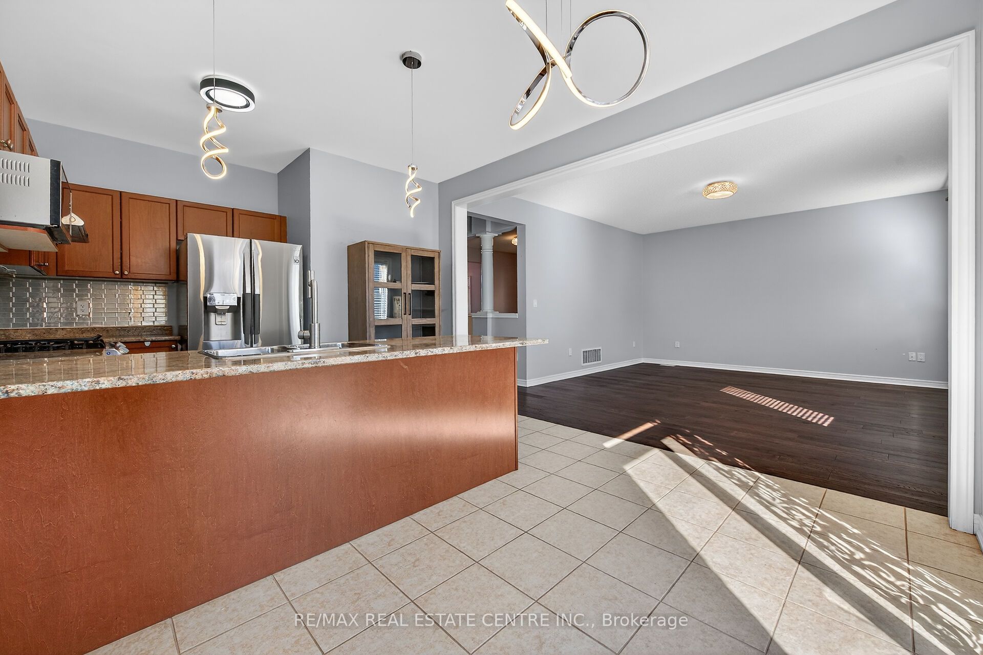 244 Raymond Road Property Photo 4