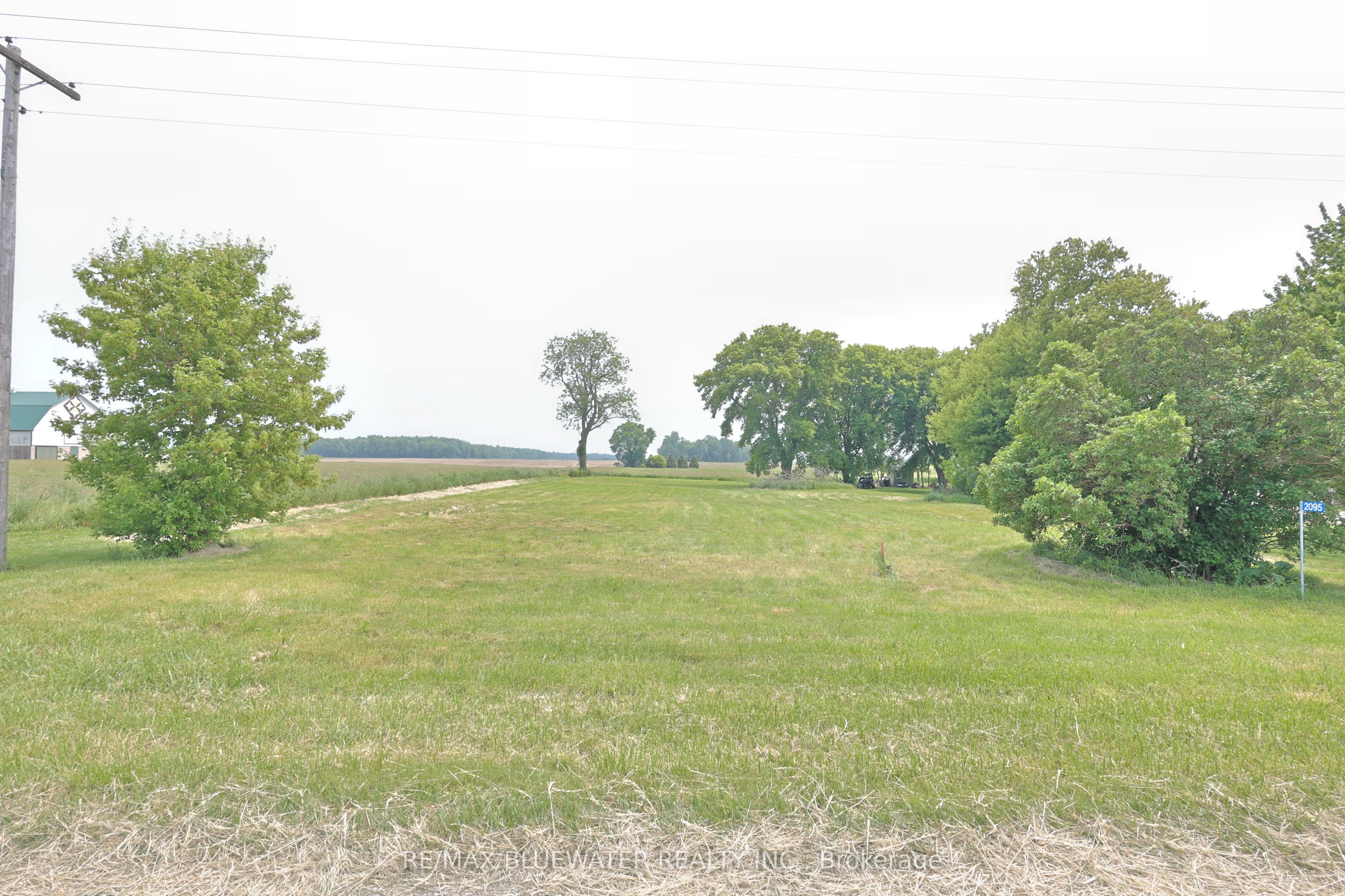 2095 Mount Carmel Drive Property Photo 1