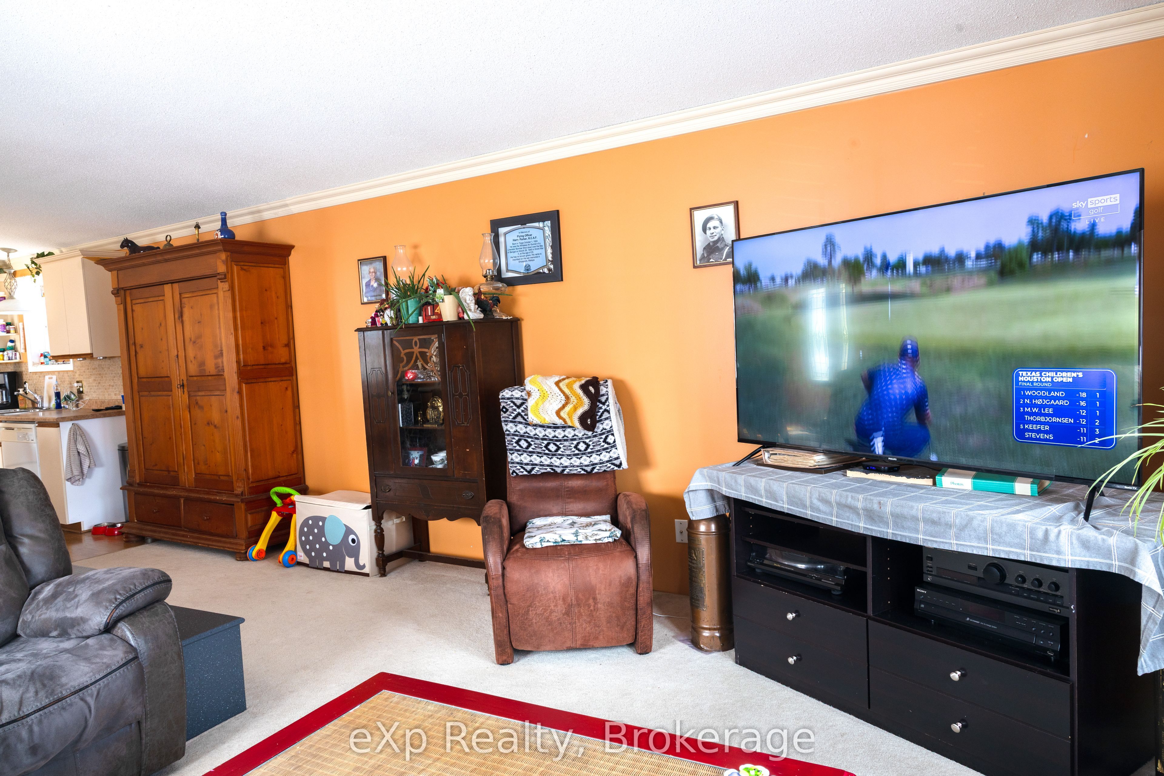 302694 Douglas Street Unit 41 Property Photo 7