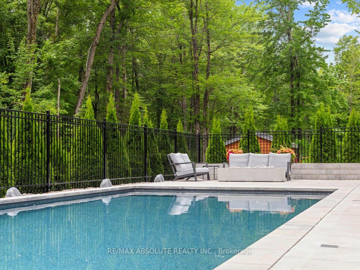 553 Shoreway Drive Property Photo 4