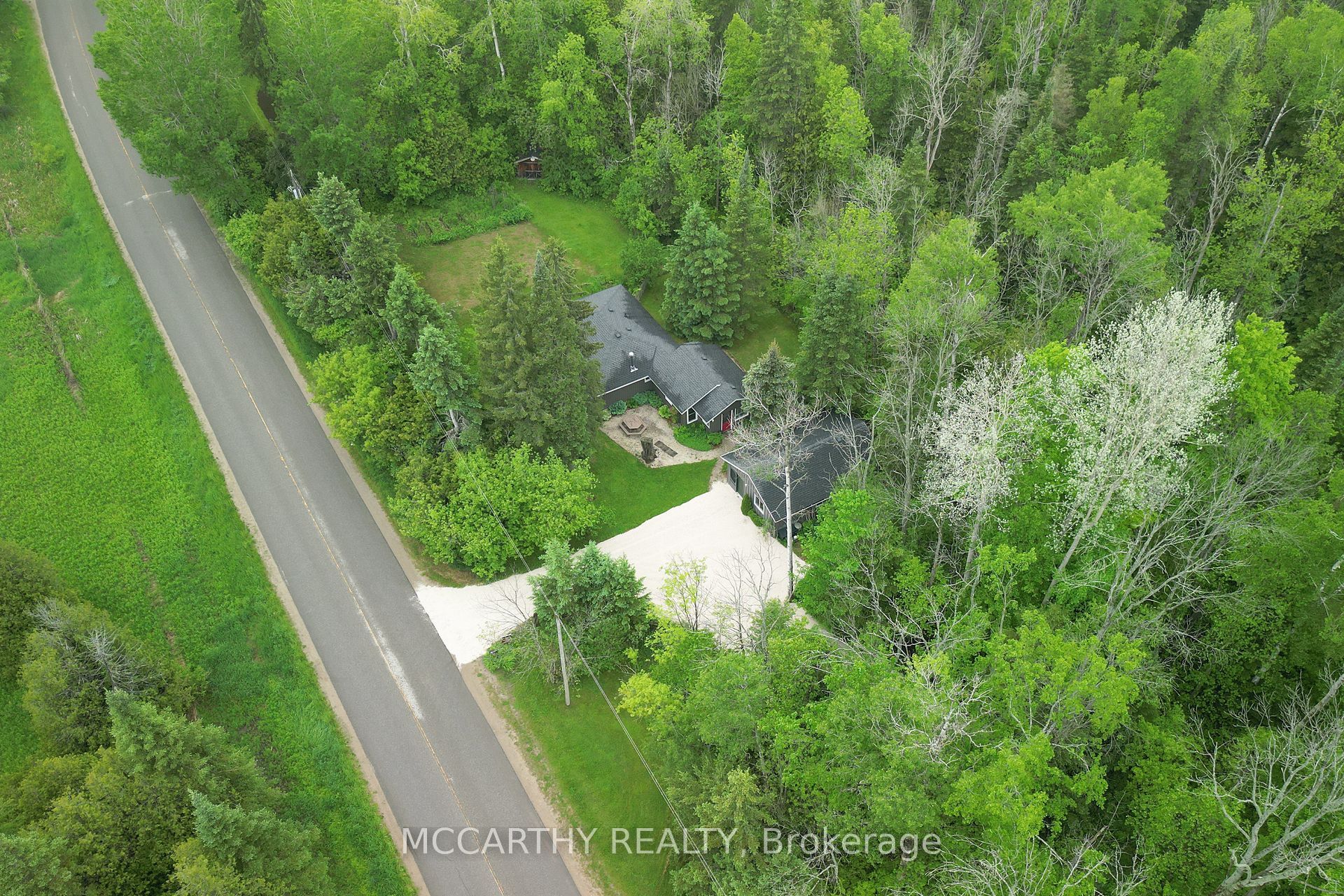 606095 River Road Property Photo 4
