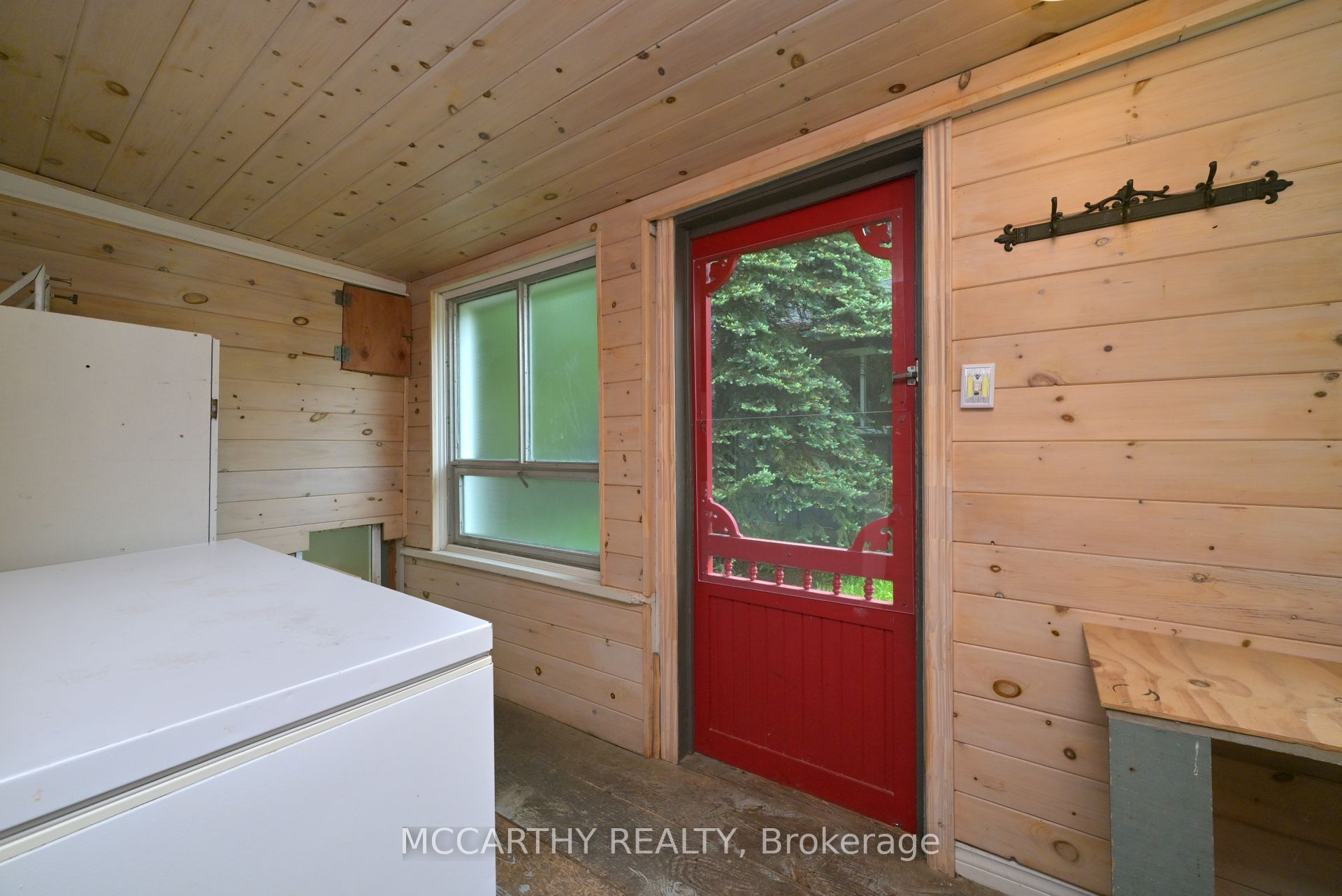 606095 River Road Property Photo 8