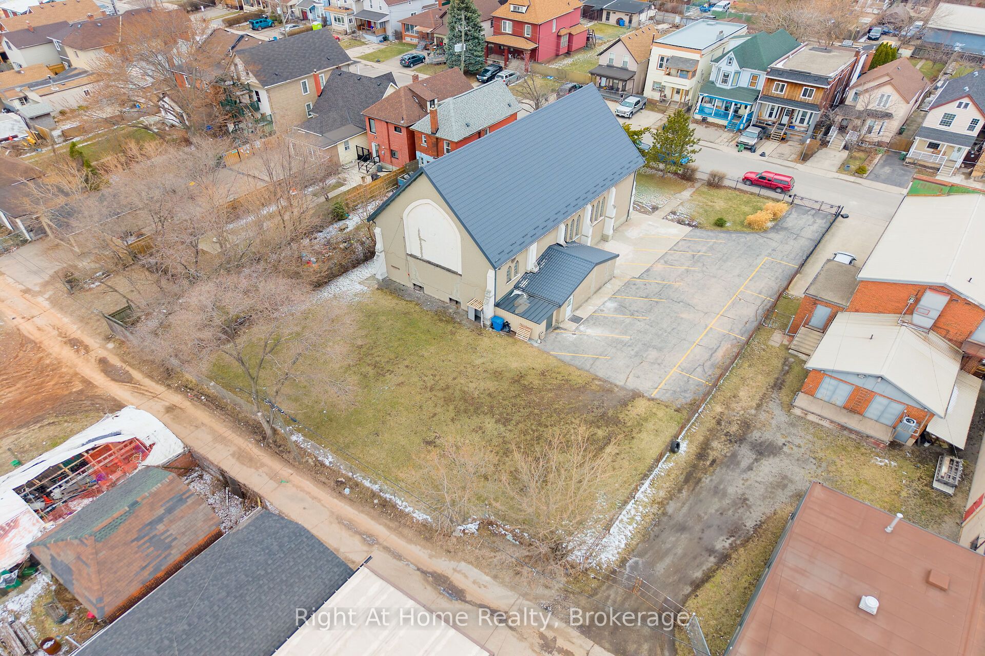 50 Earl Street Property Photo 37