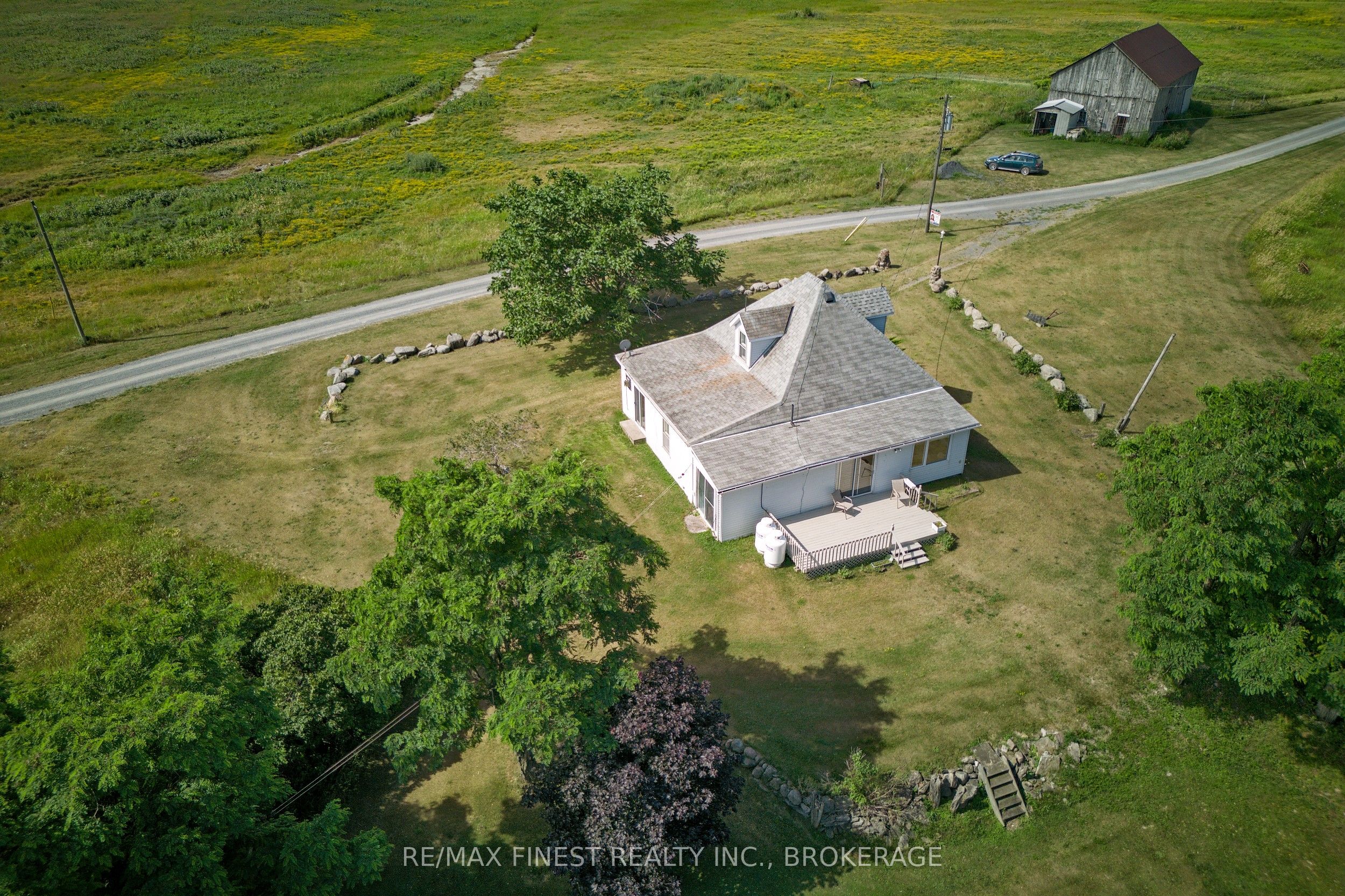 10 Front Road Property Photo 21