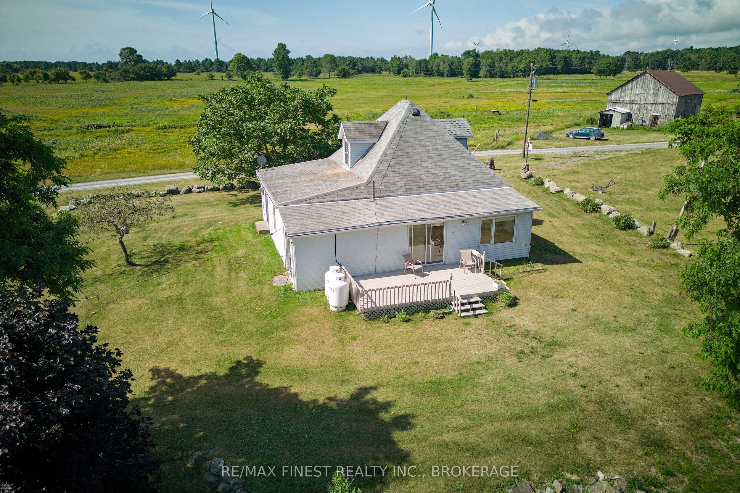 10 Front Road Property Photo 25