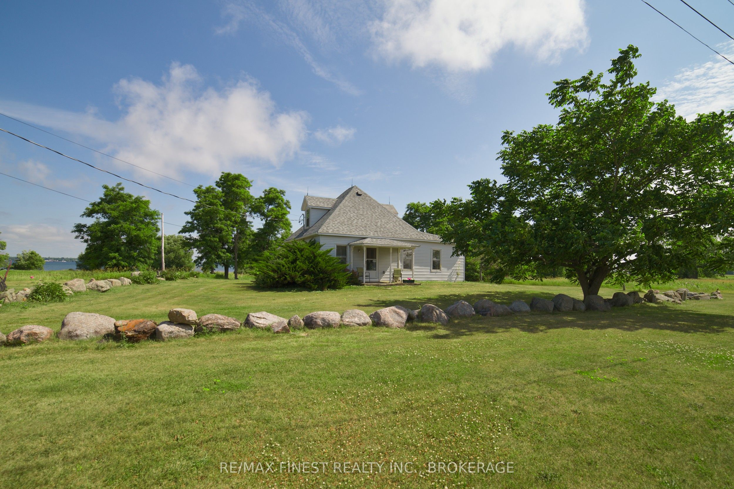 10 Front Road Property Photo 35