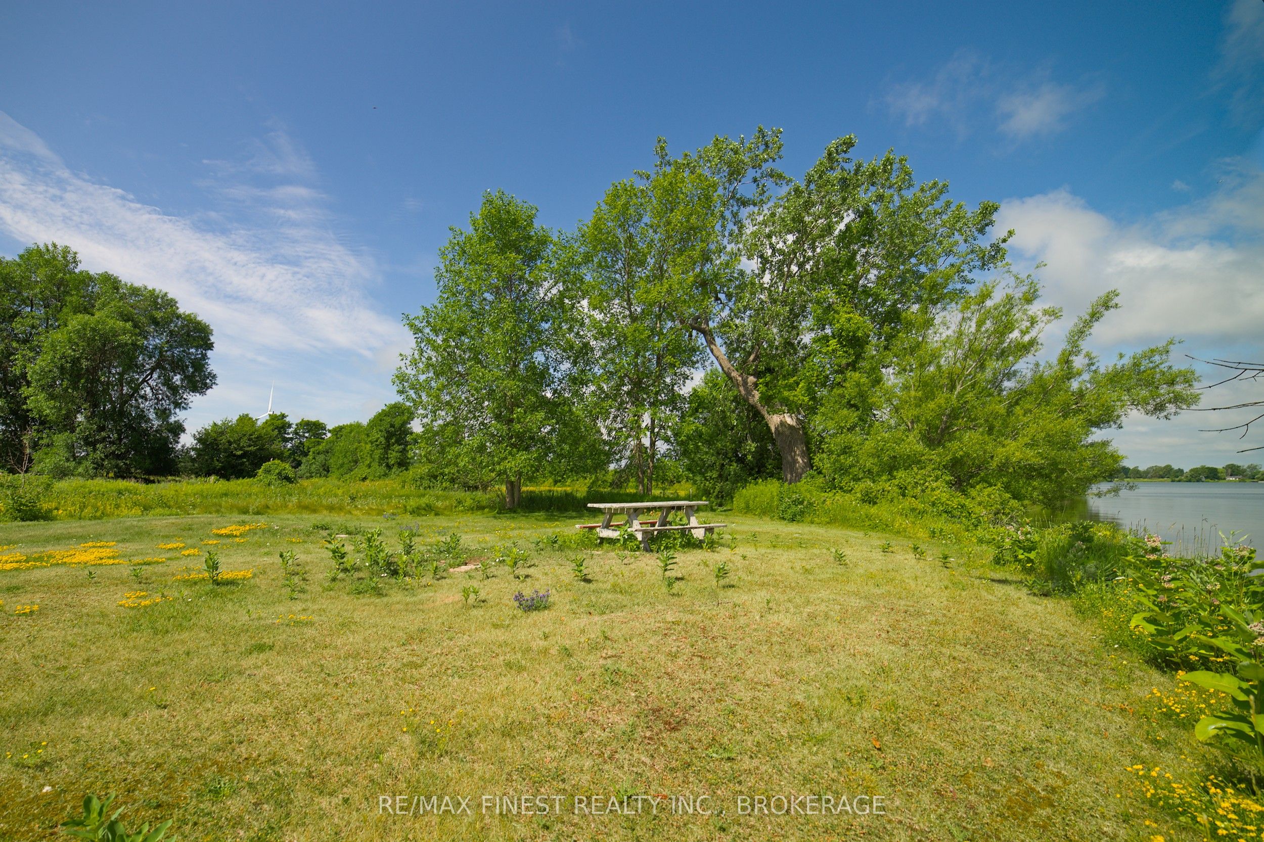 10 Front Road Property Photo 39