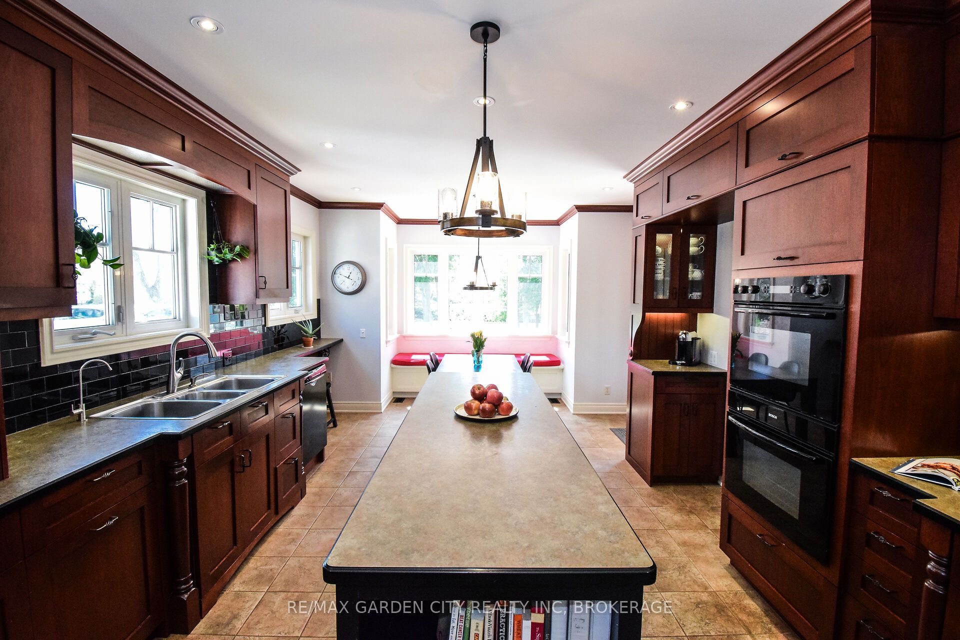 273 Canboro Road Property Photo 13