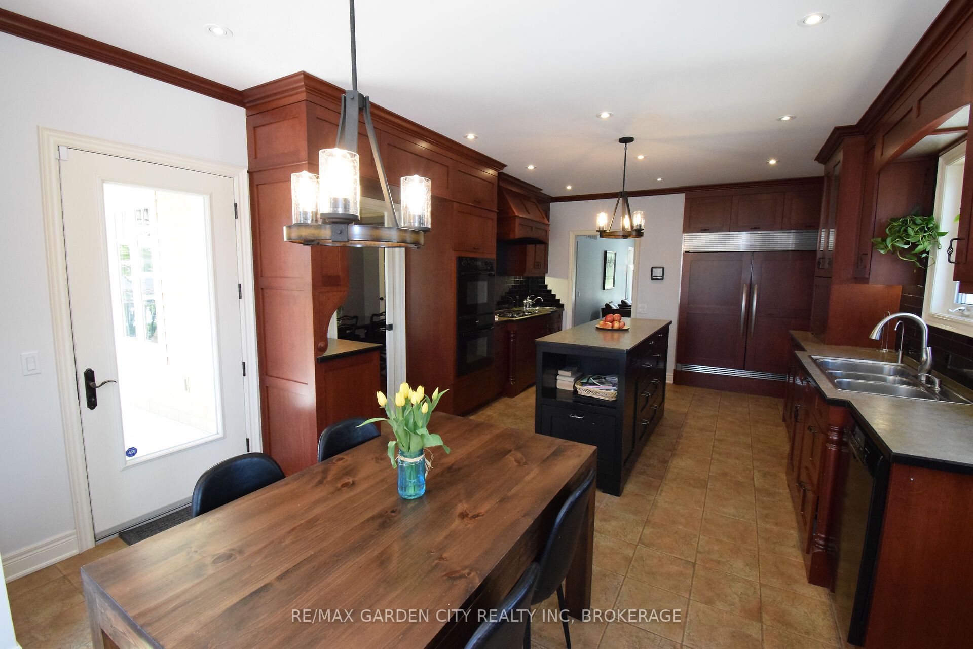 273 Canboro Road Property Photo 14