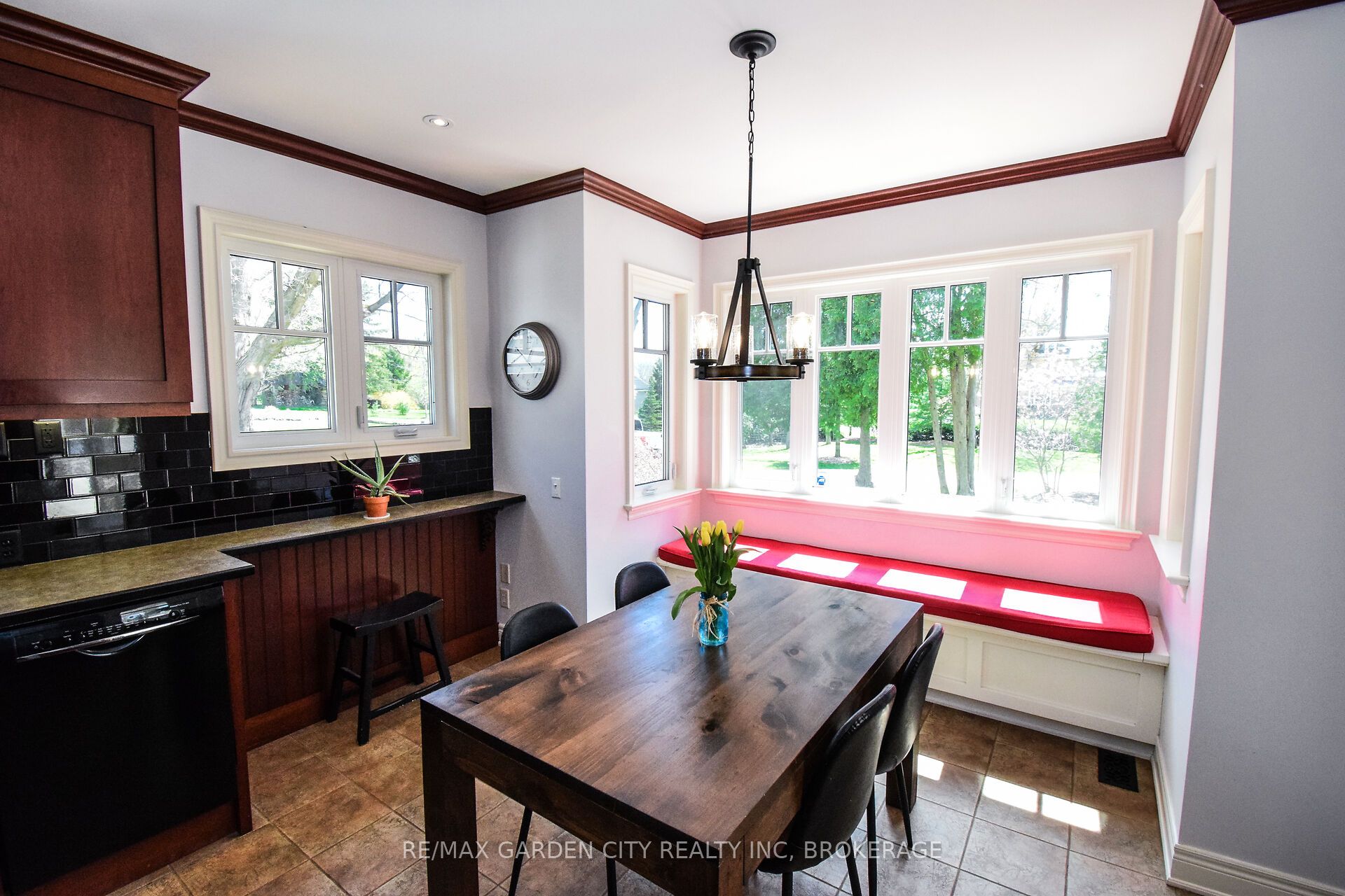 273 Canboro Road Property Photo 16