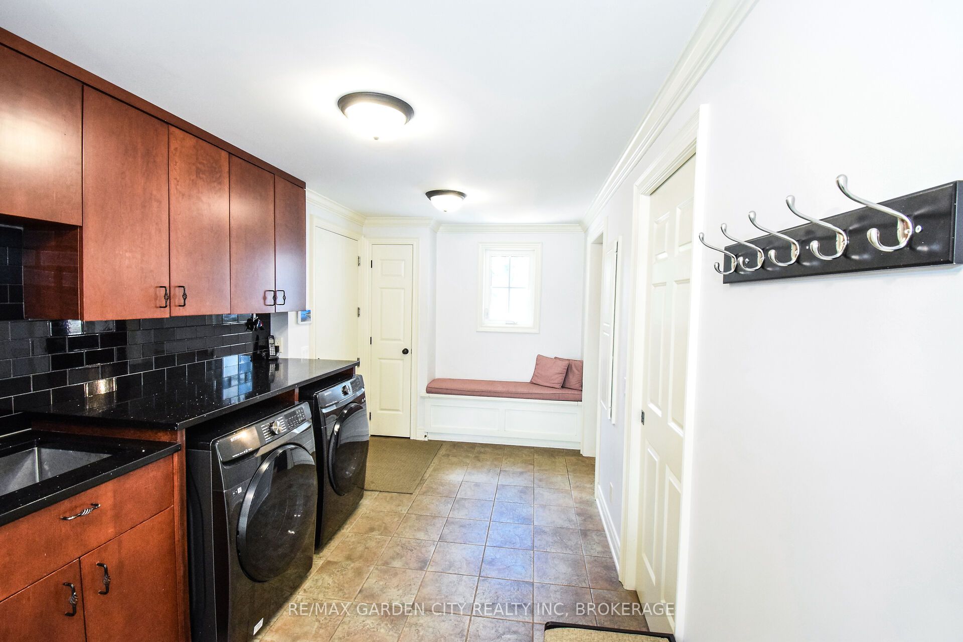 273 Canboro Road Property Photo 18