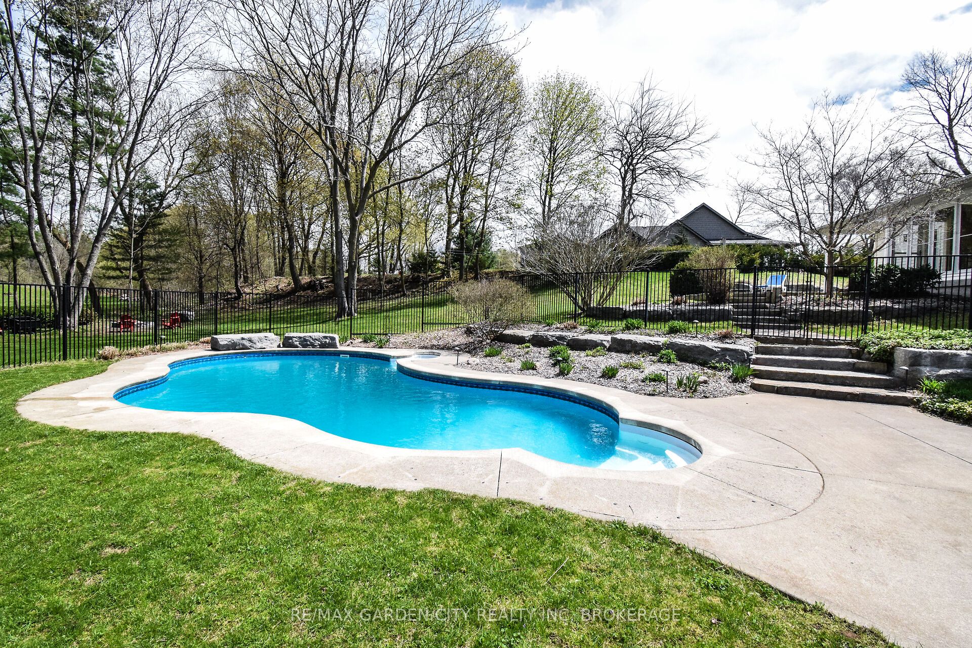 273 Canboro Road Property Photo 39