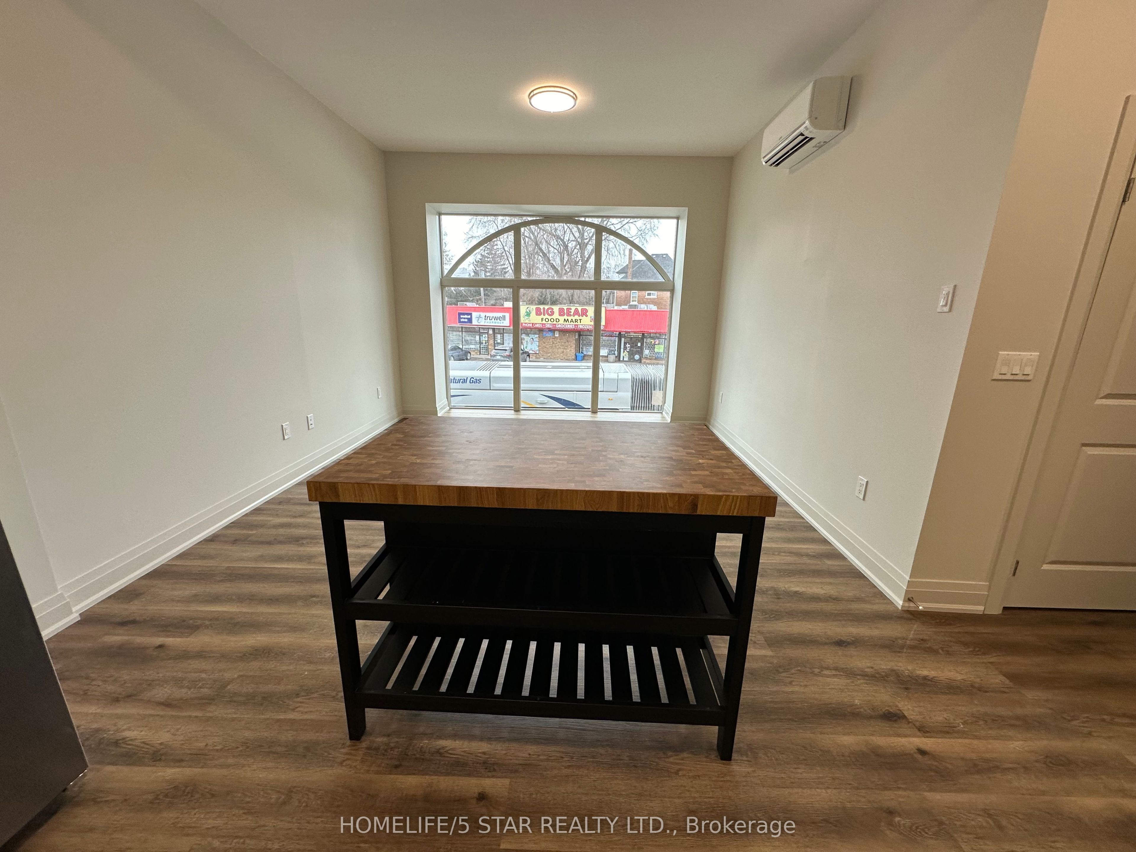 837 King Street E 201 Property Photo 5
