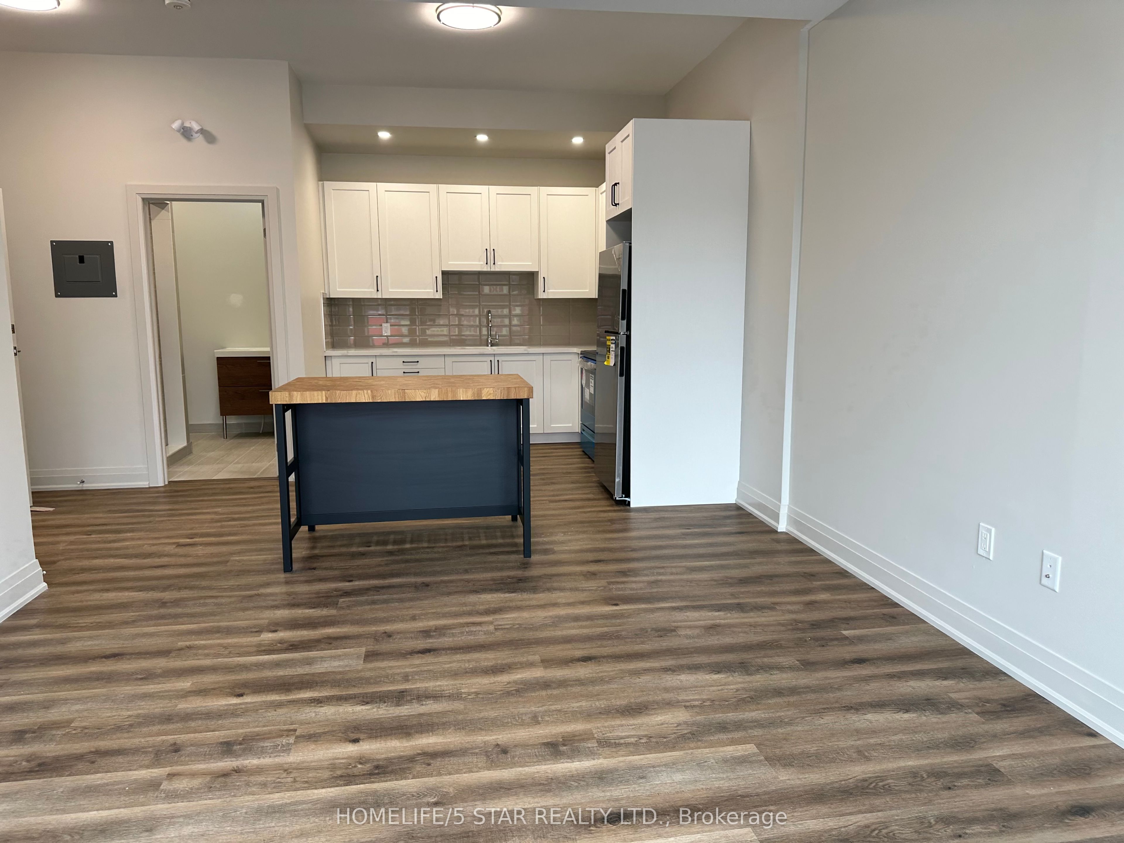 837 King Street E 201 Property Photo 6