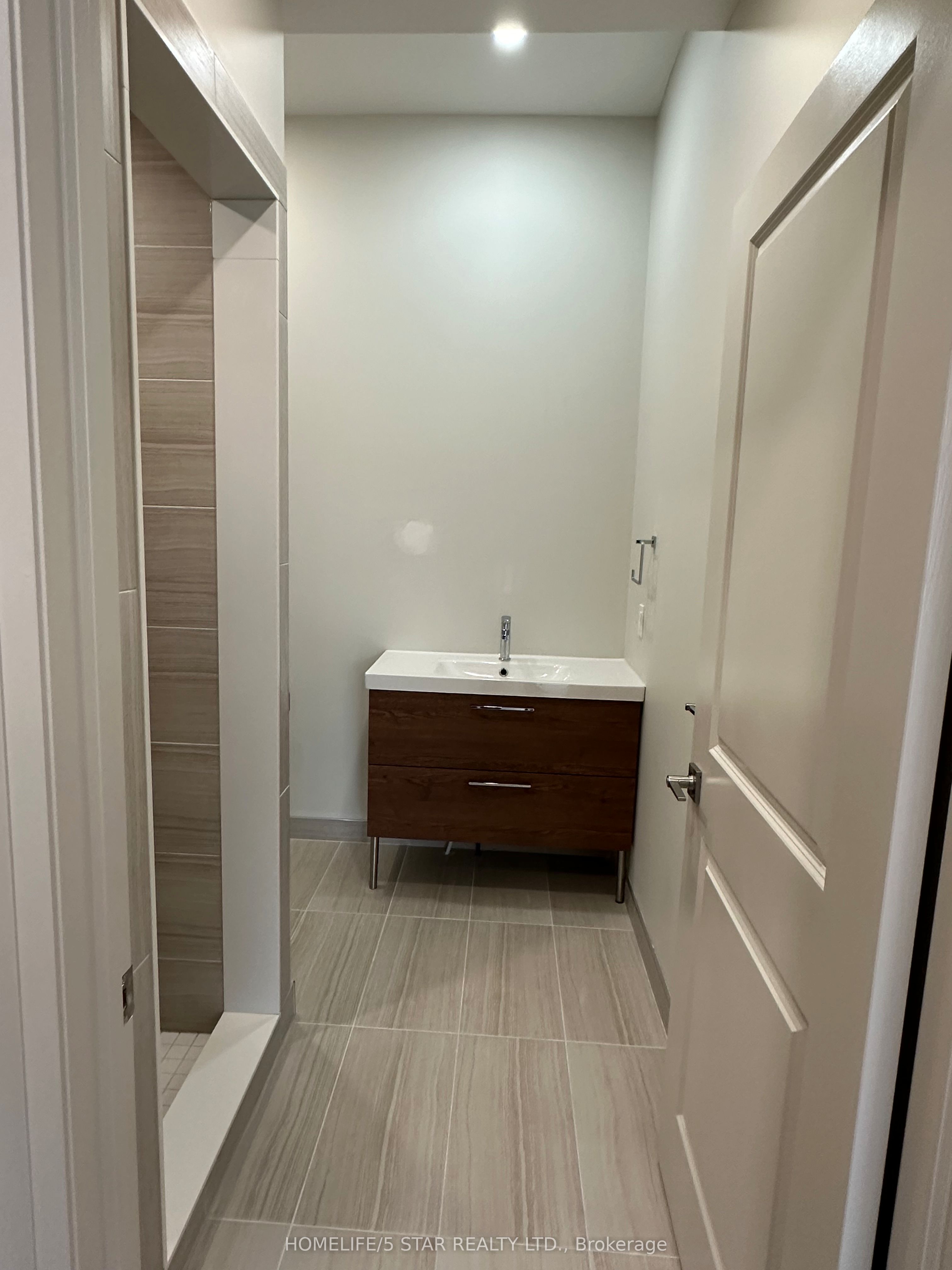 837 King Street E 201 Property Photo 7