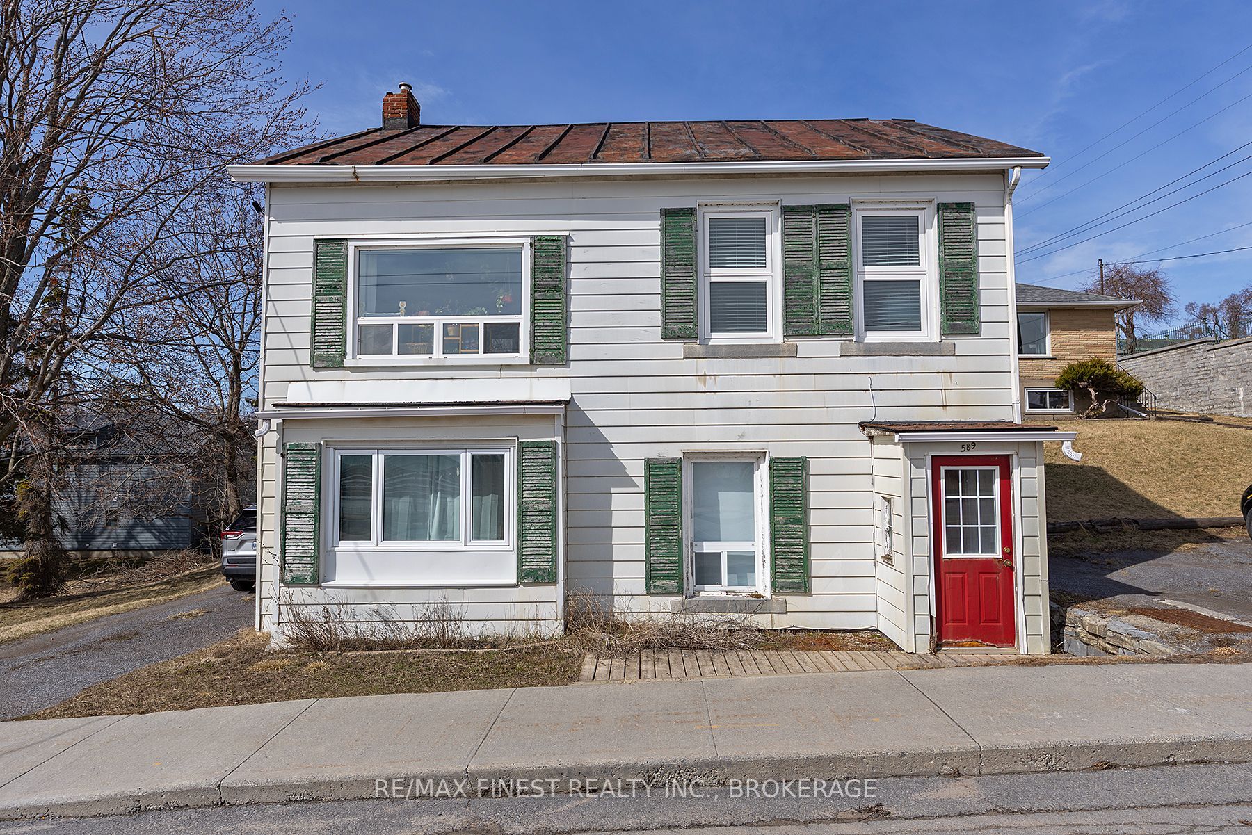 589 King Street W Property Photo 6
