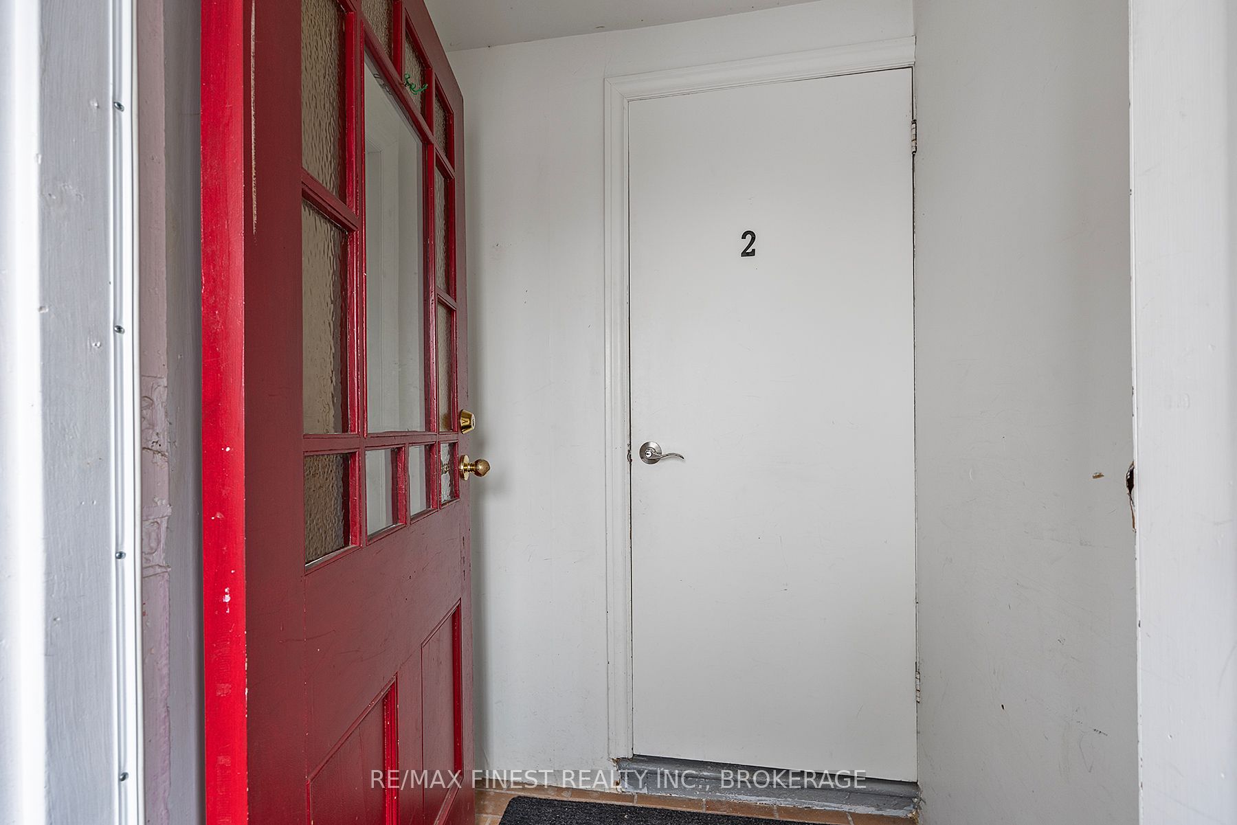 589 King Street W Property Photo 8