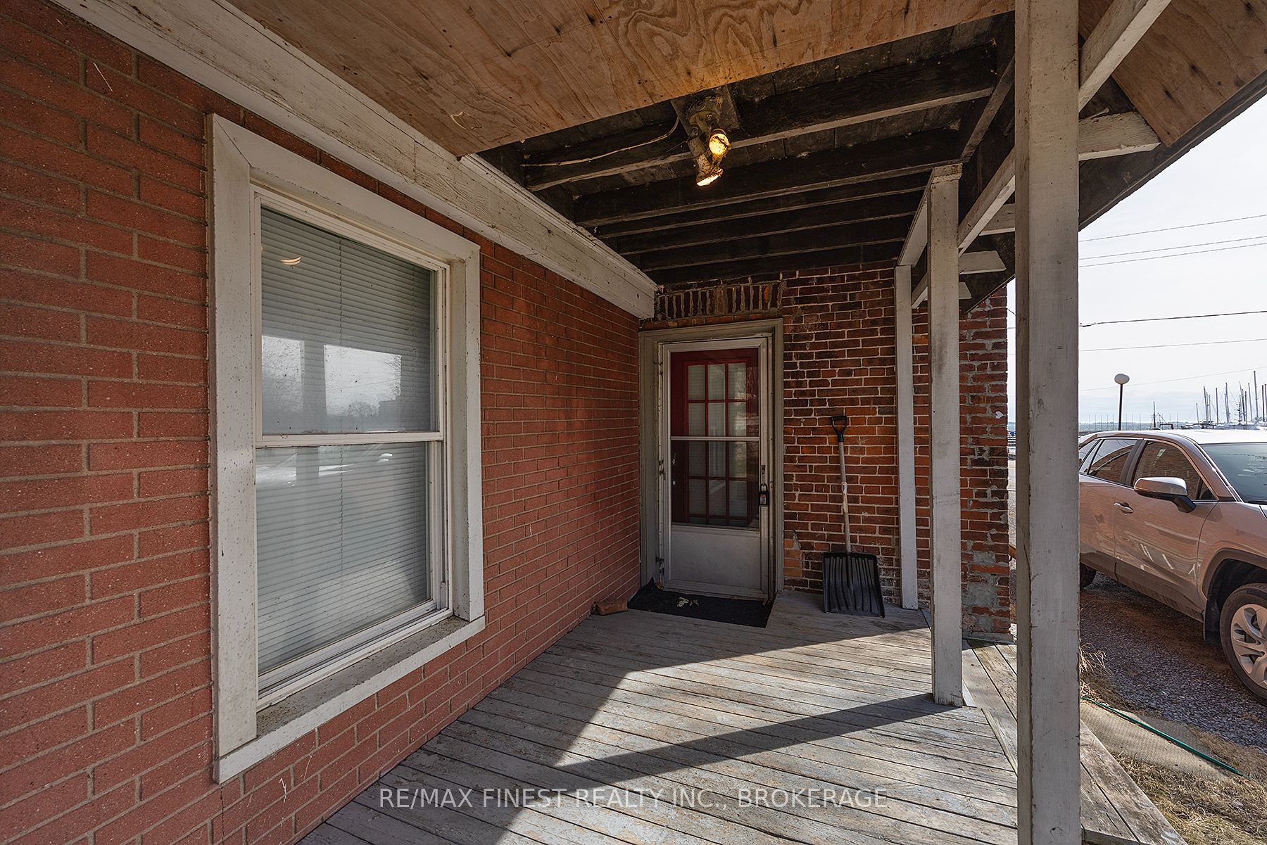 589 King Street W Property Photo 23