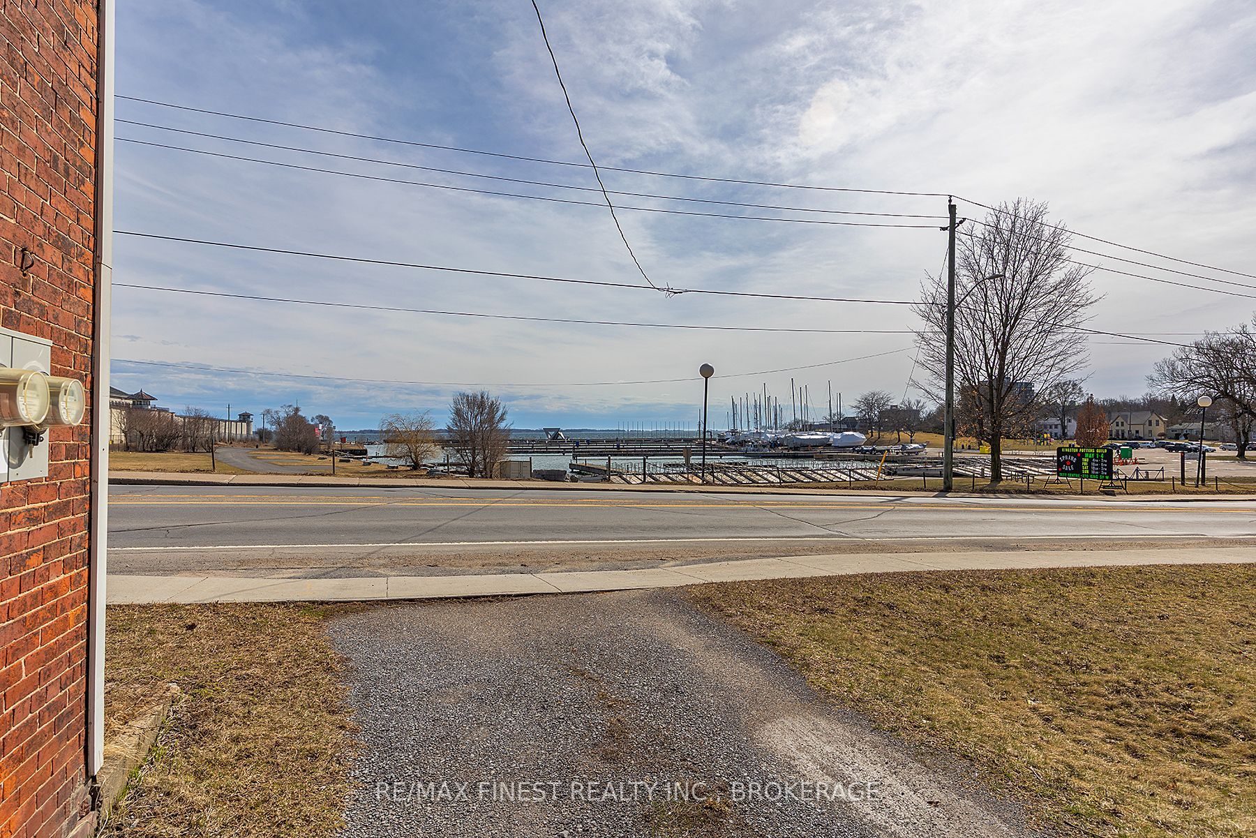 589 King Street W Property Photo 27