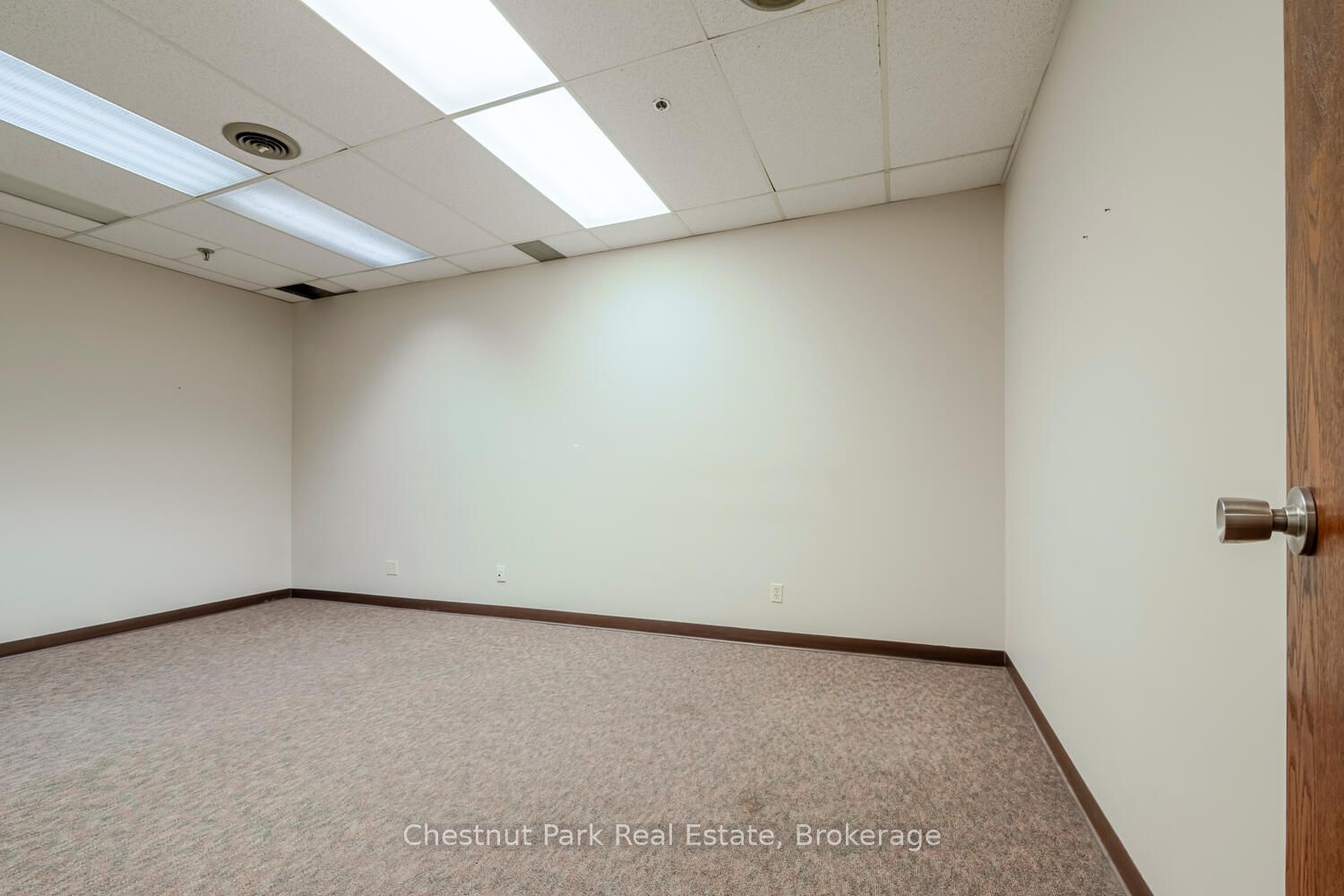 945 3rd Avenue E 1 Property Photo 5