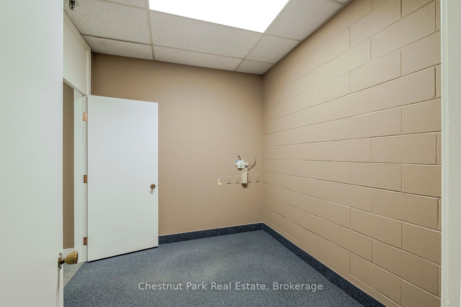 945 3rd Avenue E 18 Property Photo 4
