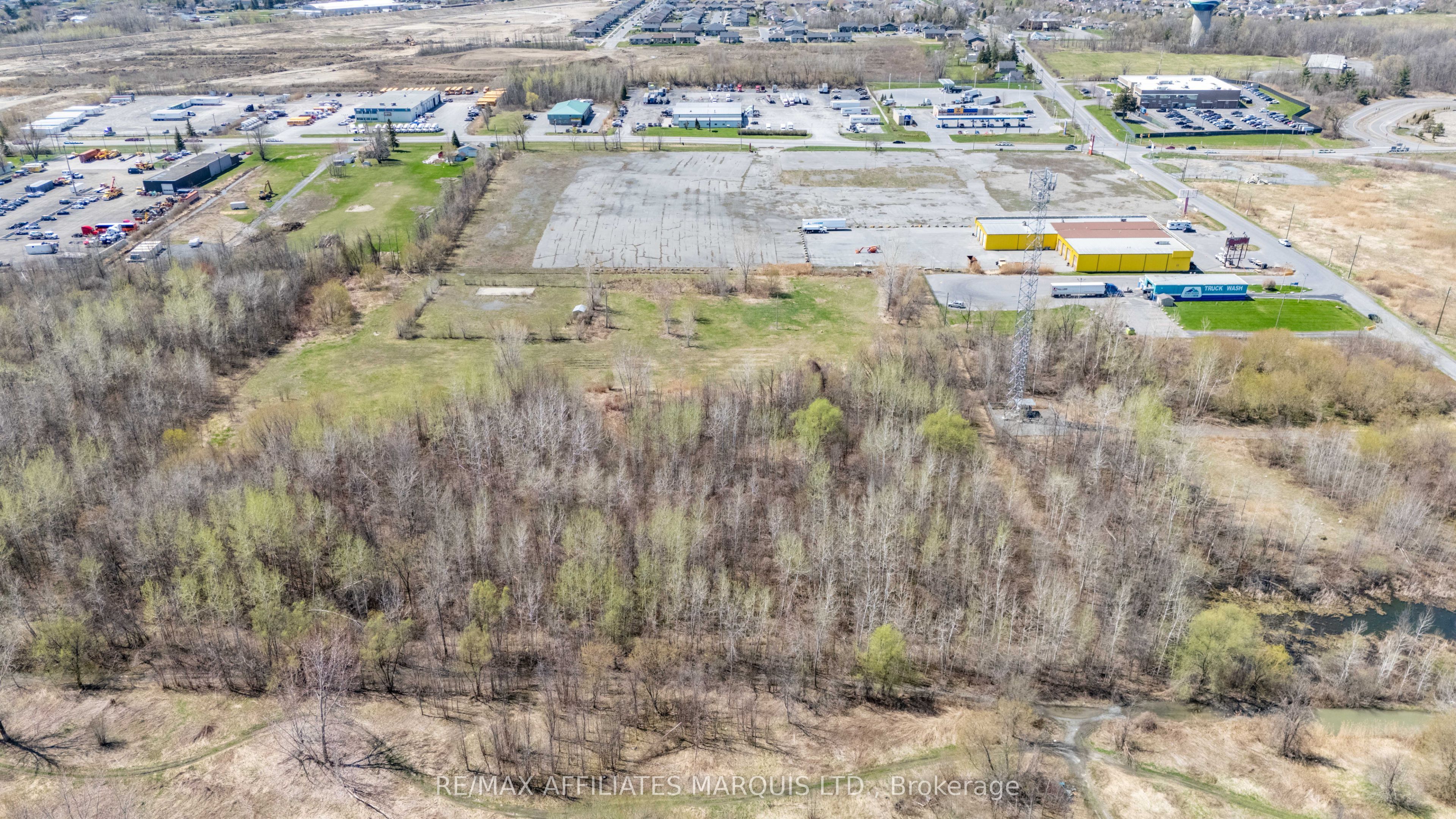 820 Tollgate Road E Property Photo 3