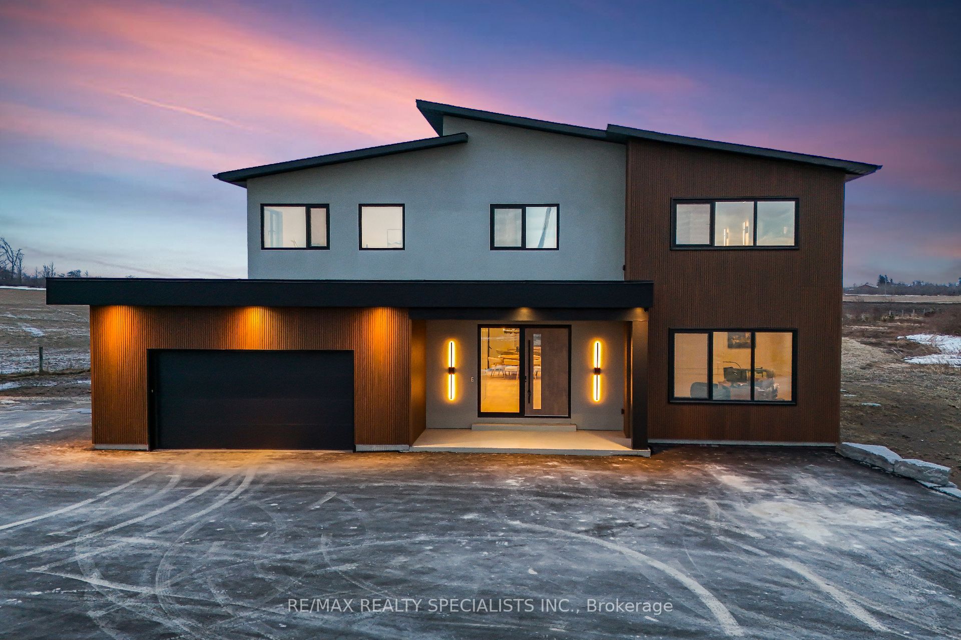 295449 8th Line Property Photo 2