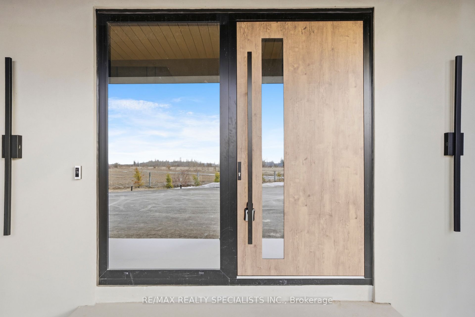 295449 8th Line Property Photo 4