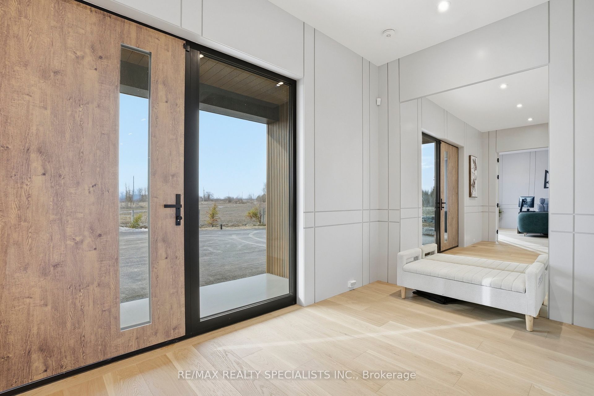 295449 8th Line Property Photo 6