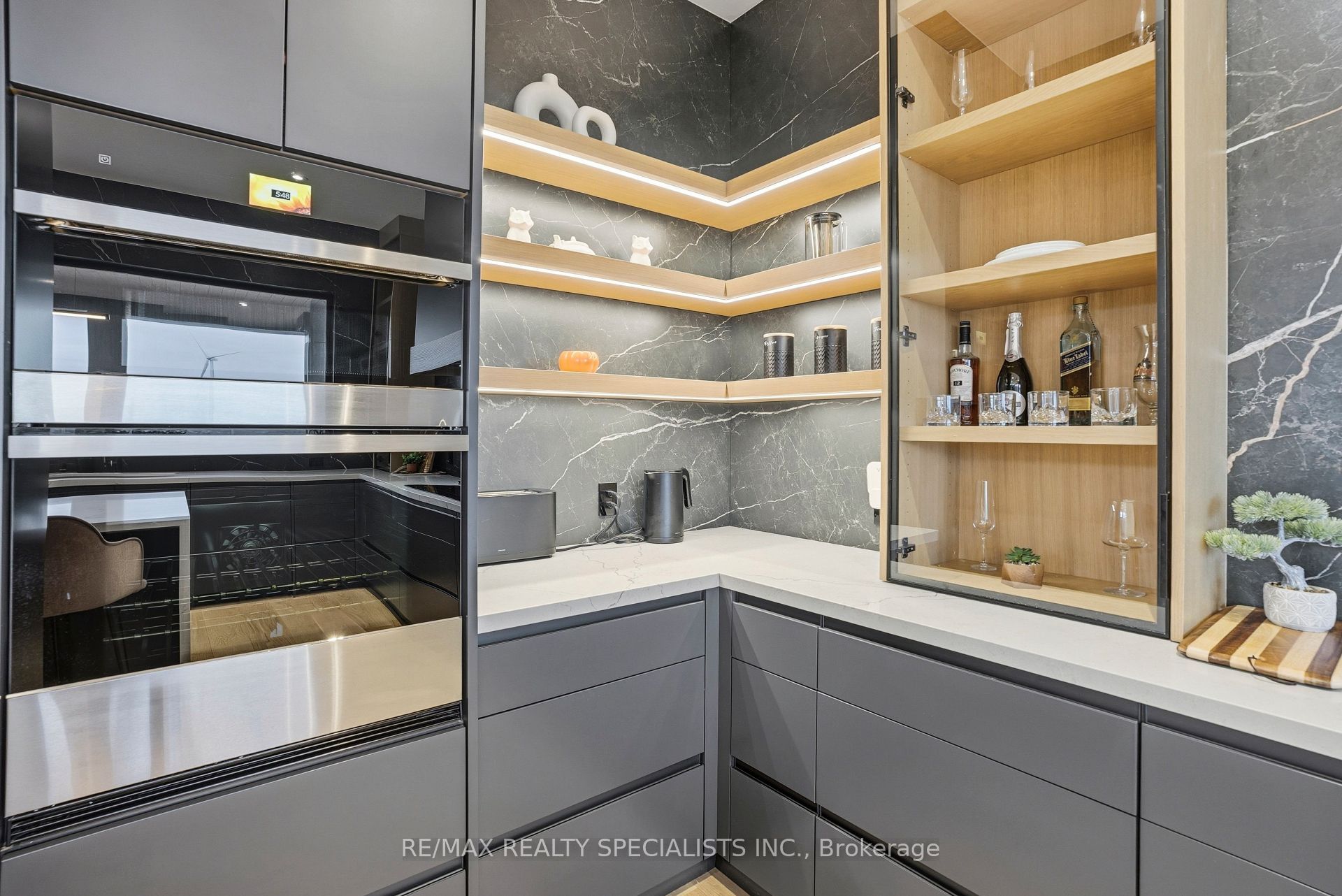 295449 8th Line Property Photo 15