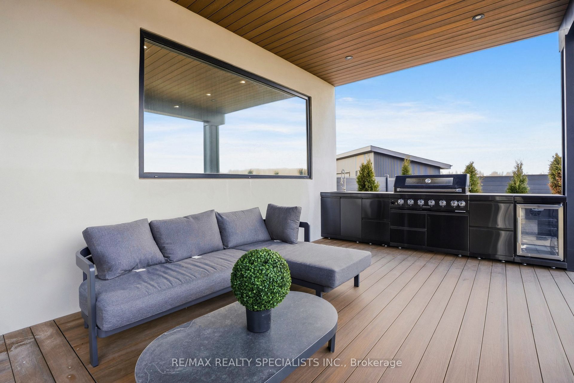 295449 8th Line Property Photo 29