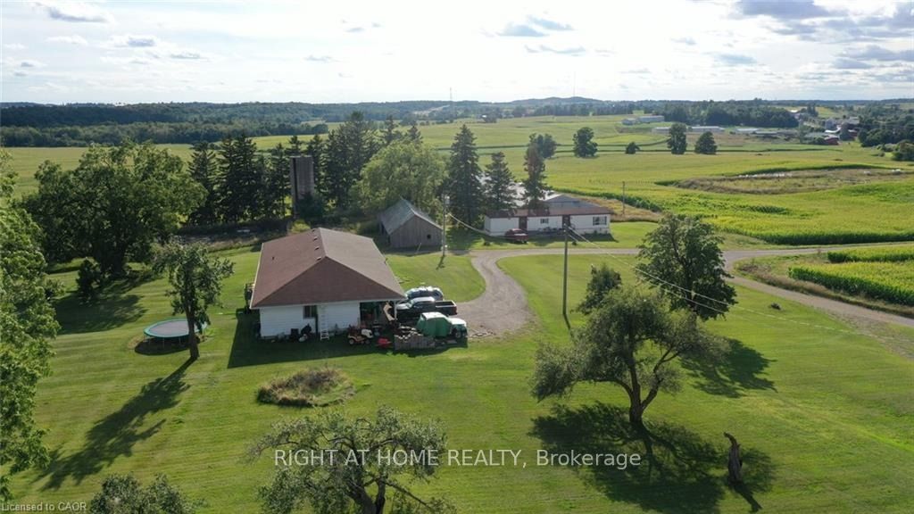 2265 Snyders Road E Property Photo 8