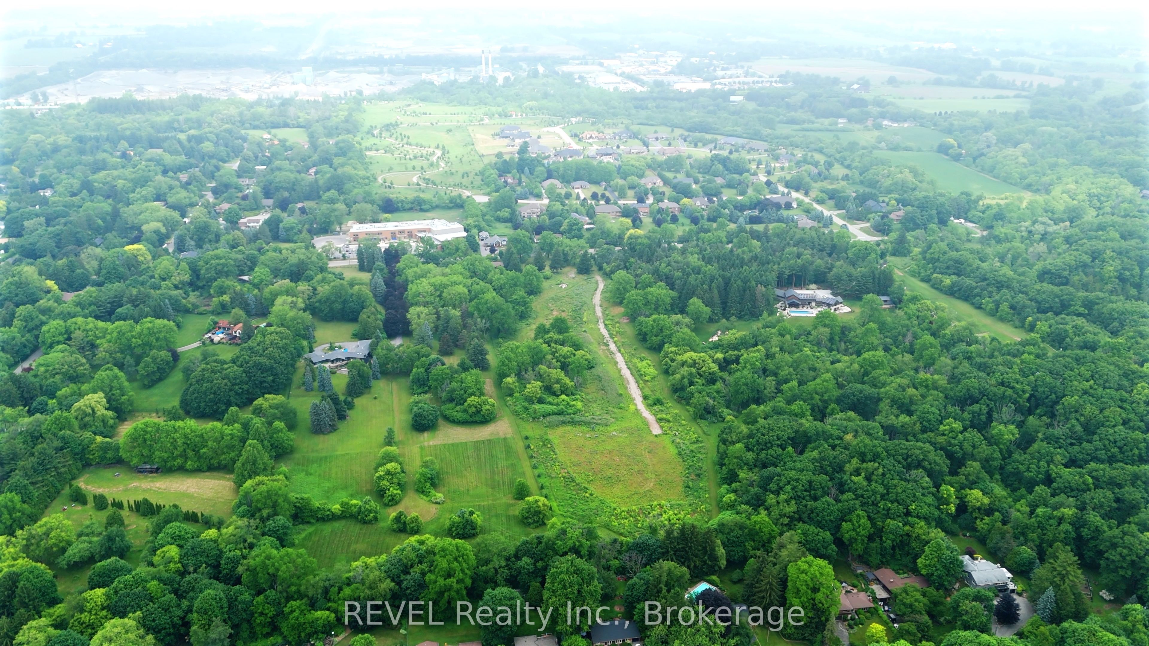 610-612-614 Harvest Road Property Photo 4
