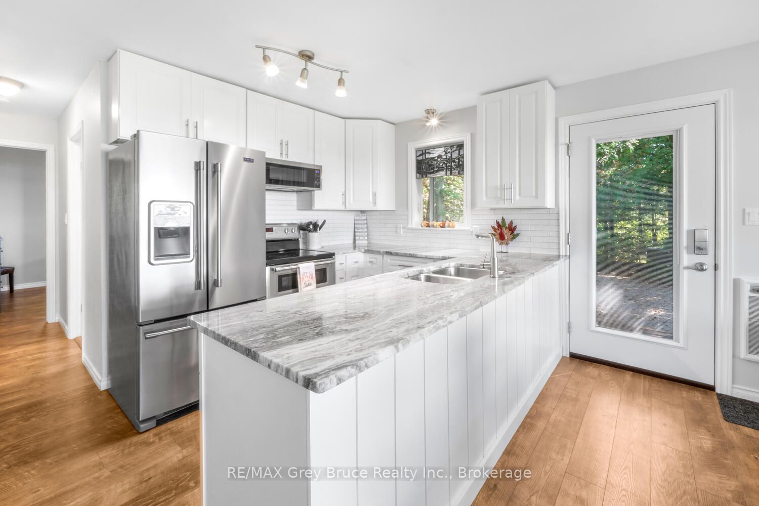 1208 Sunset Drive Property Photo 6