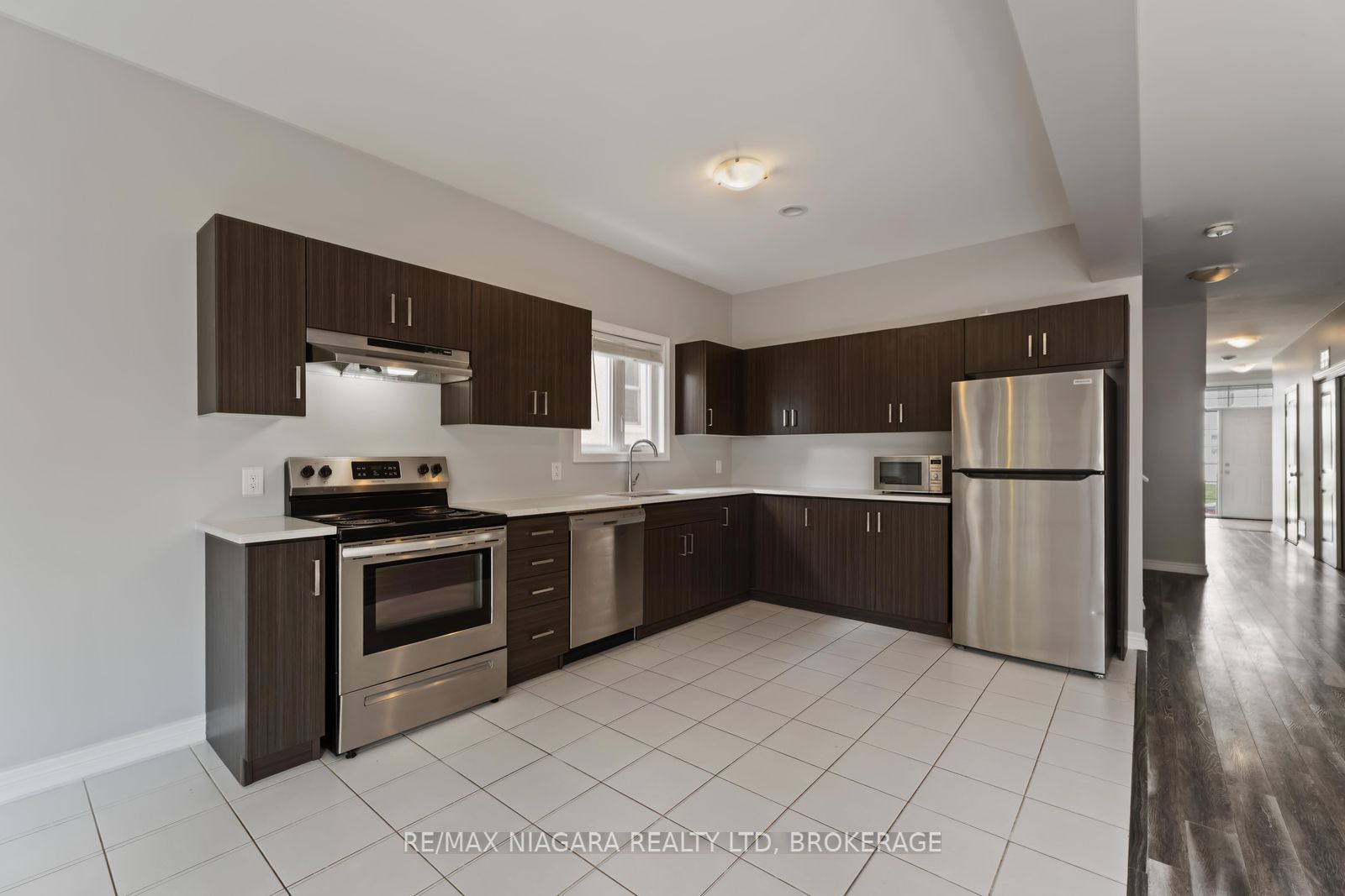 81 Grove Street Property Photo 11