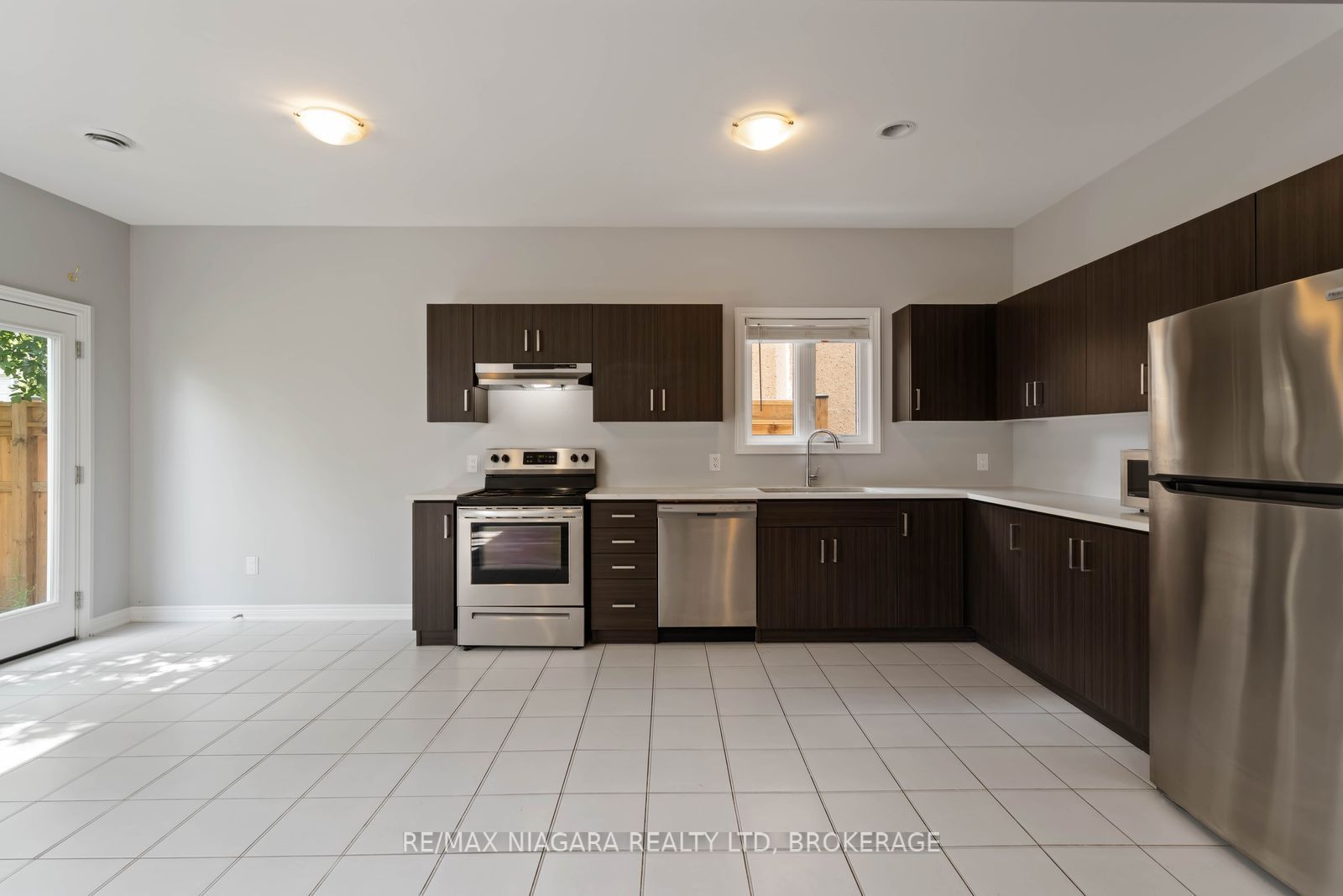 81 Grove Street Property Photo 13