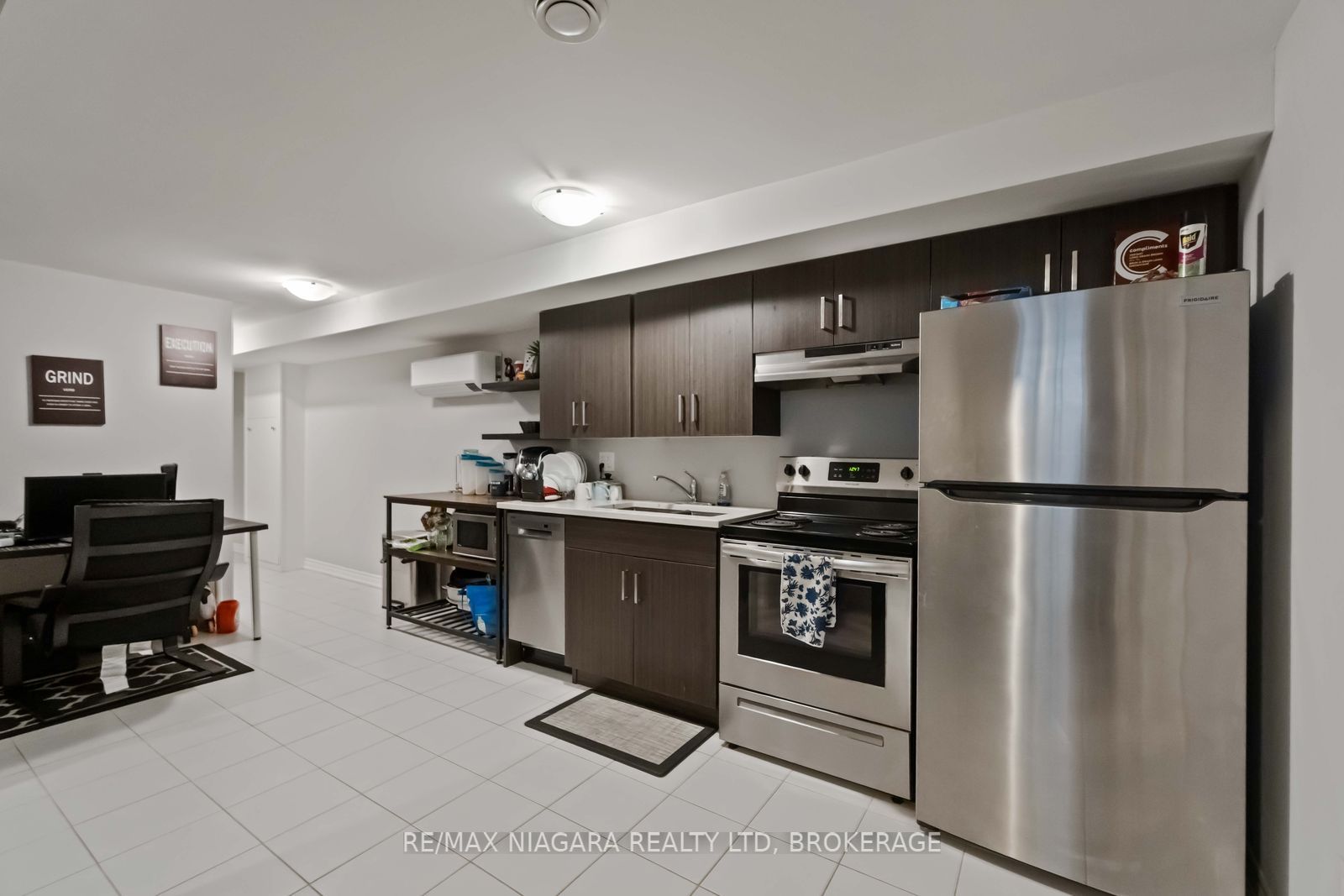 81 Grove Street Property Photo 32