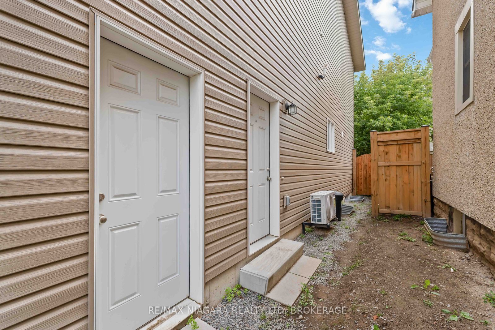 81 Grove Street Property Photo 43