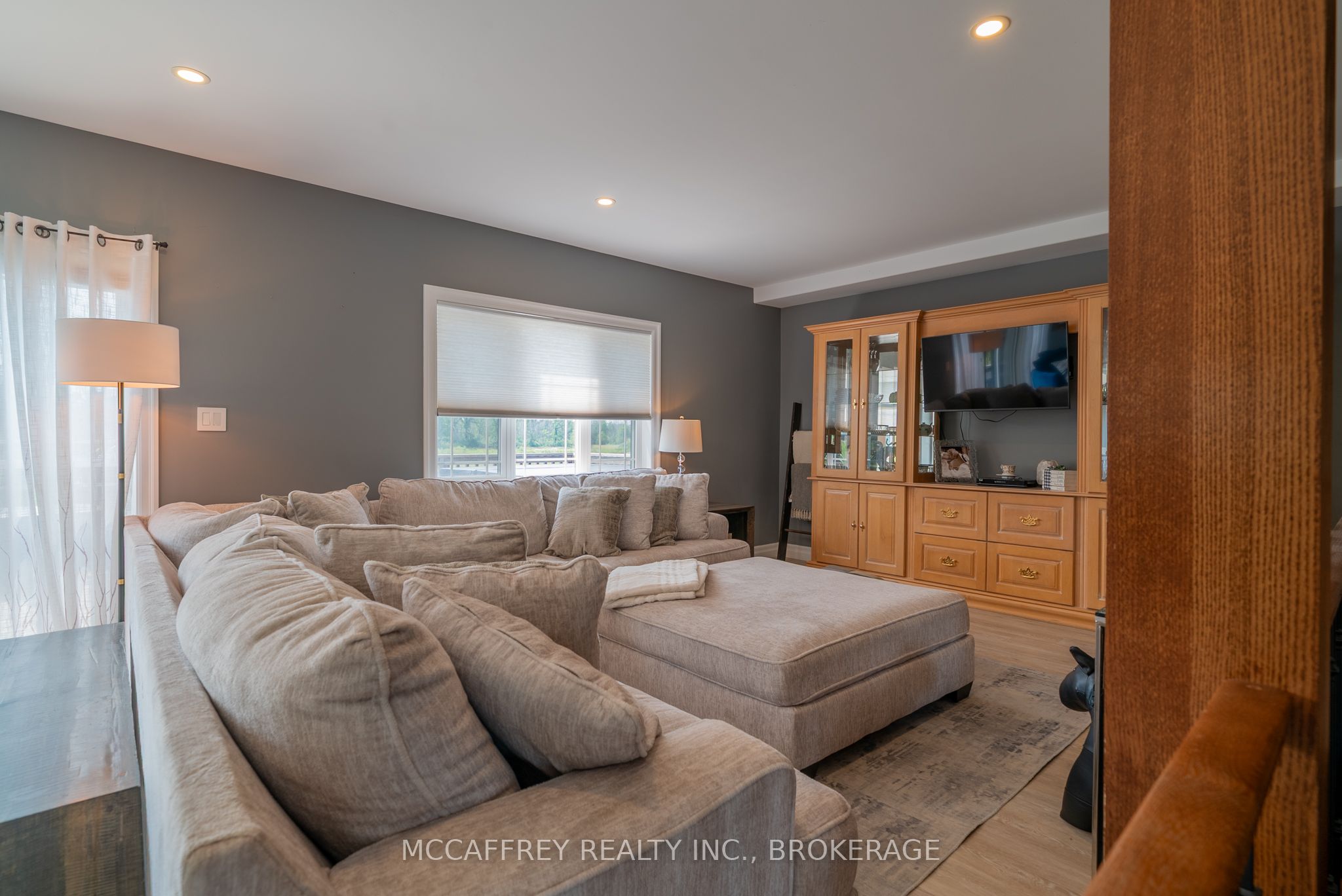 2572 Blessington Road Property Photo 15