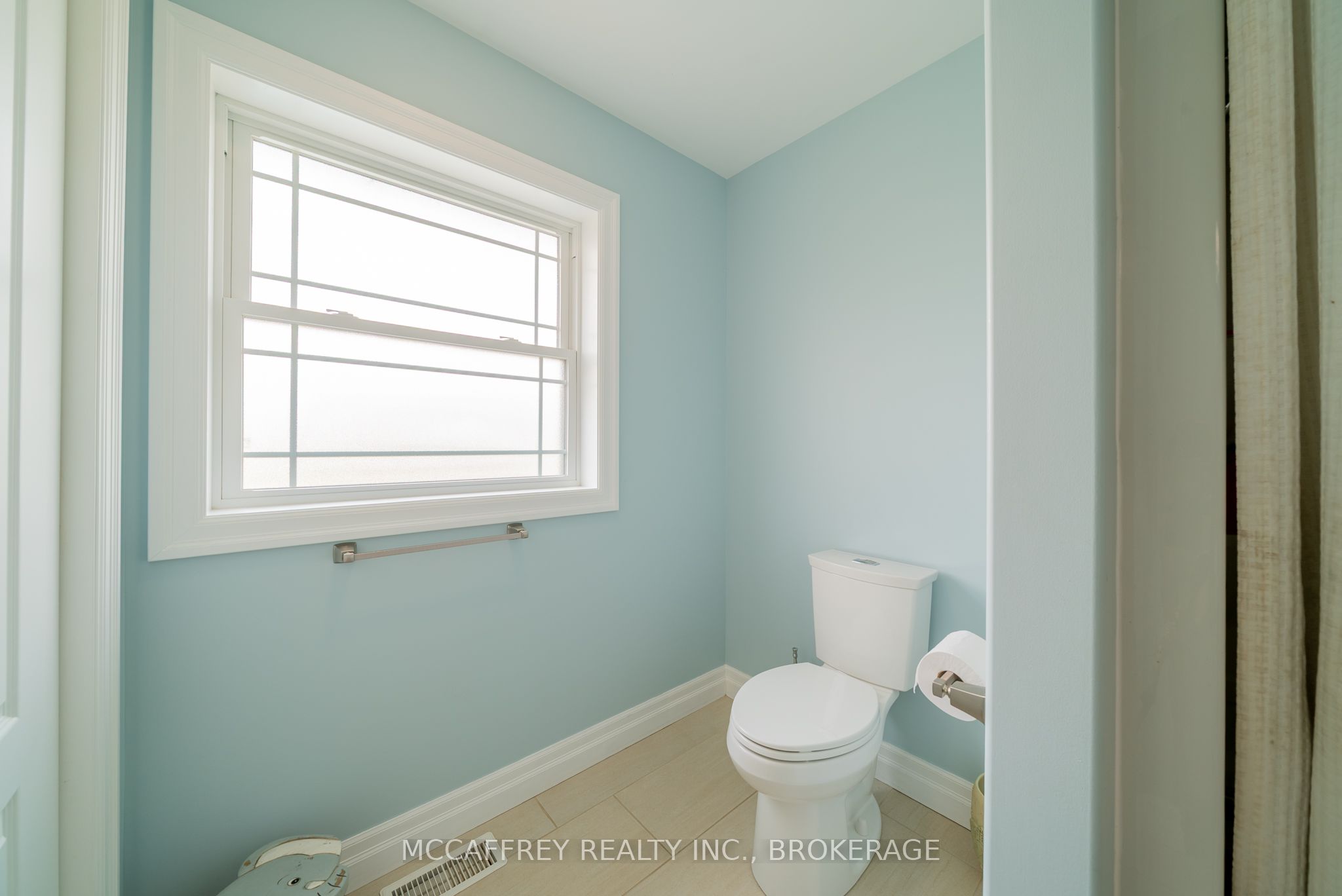 2572 Blessington Road Property Photo 23
