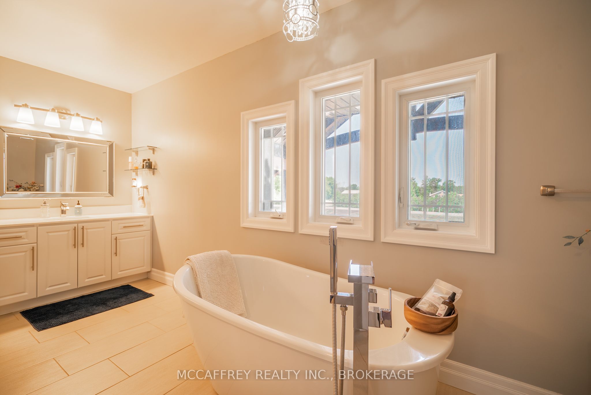 2572 Blessington Road Property Photo 33